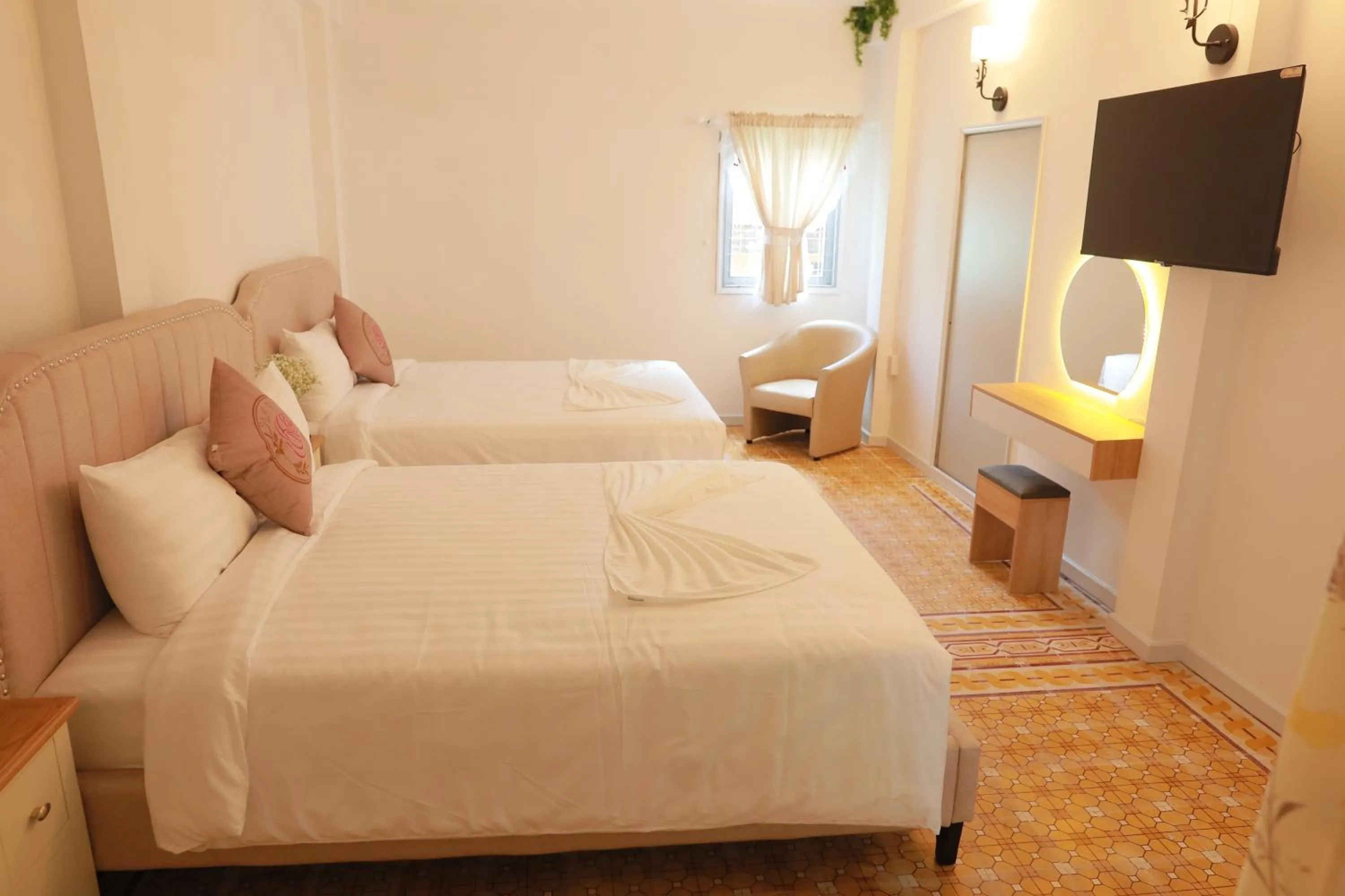 Photo of the whole room in LA VIE EN ROSE 2 Hotel