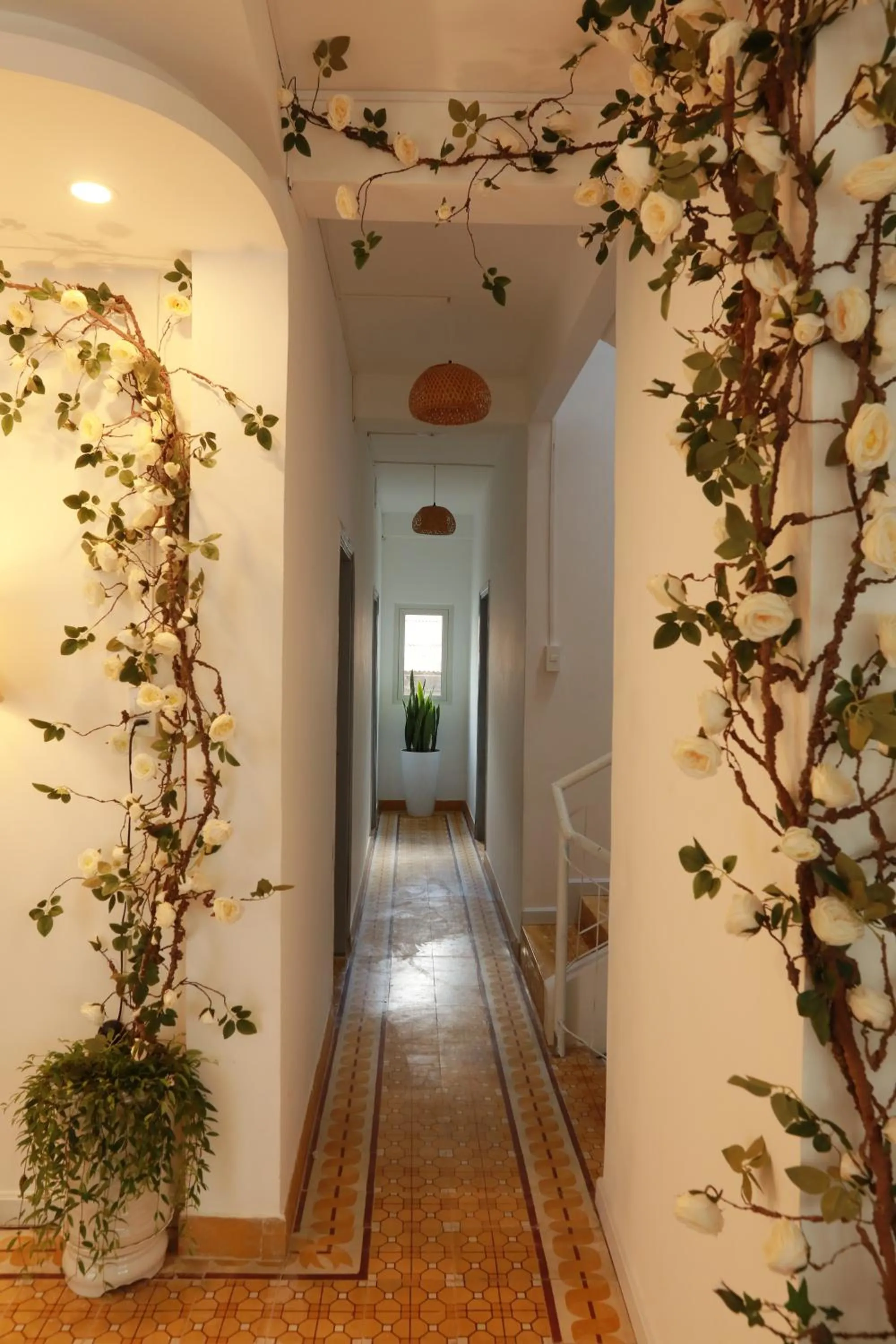 Property building in LA VIE EN ROSE 2 Hotel