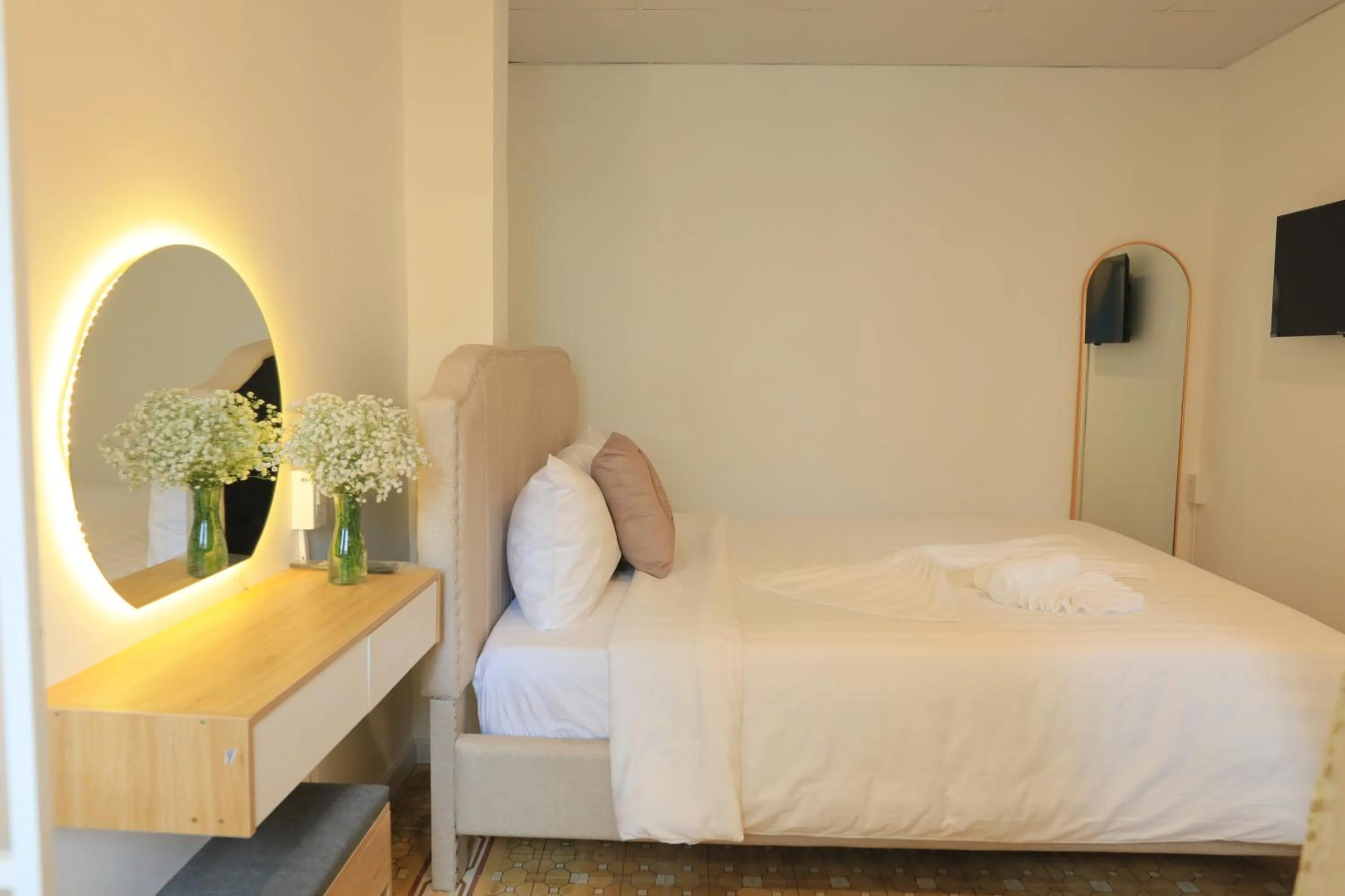 Bedroom in LA VIE EN ROSE 2 Hotel