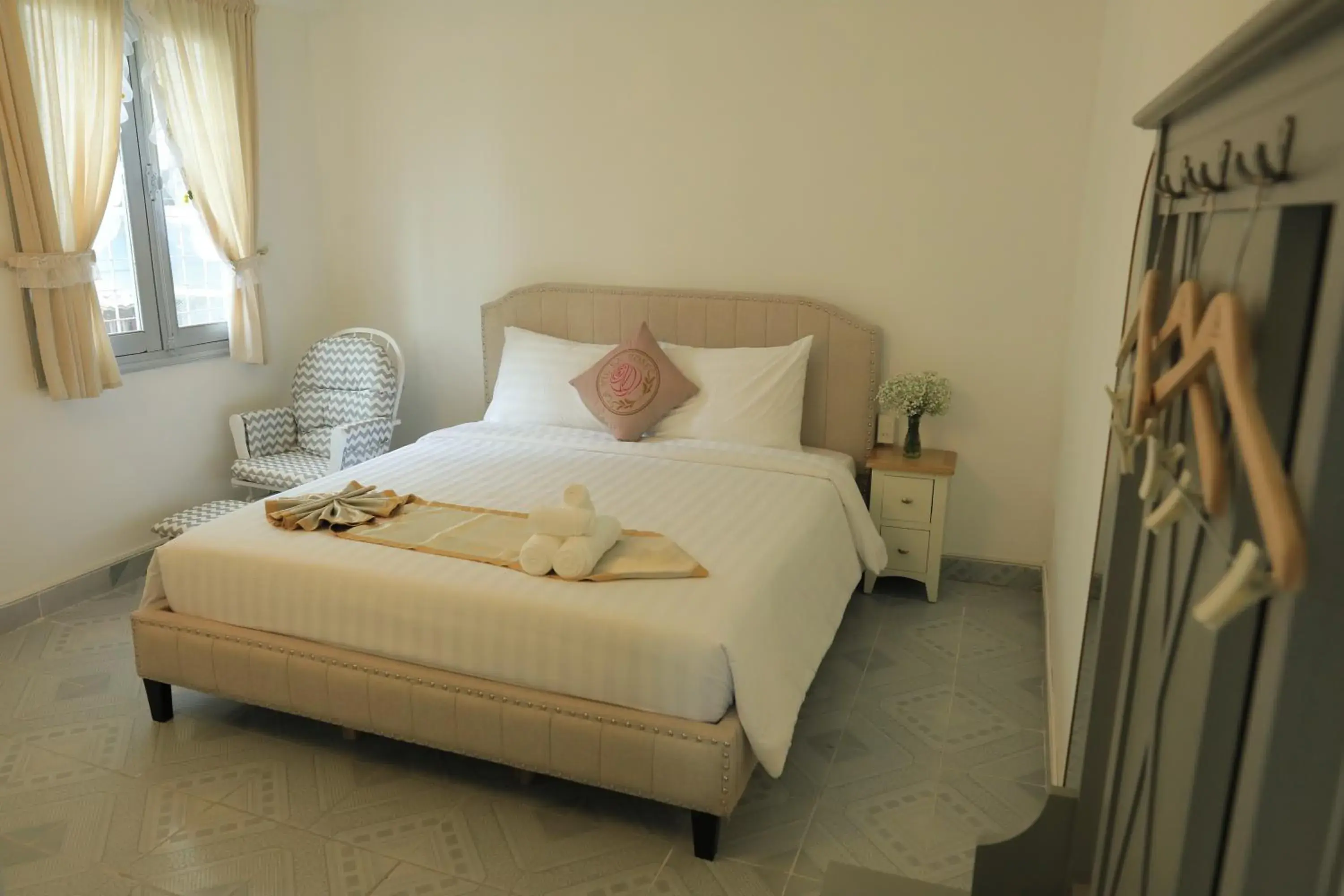 Superior Double Room - single occupancy in LA VIE EN ROSE 2 Hotel Superior Double Room - single occupancy in LA VIE EN ROSE 2 Hotel