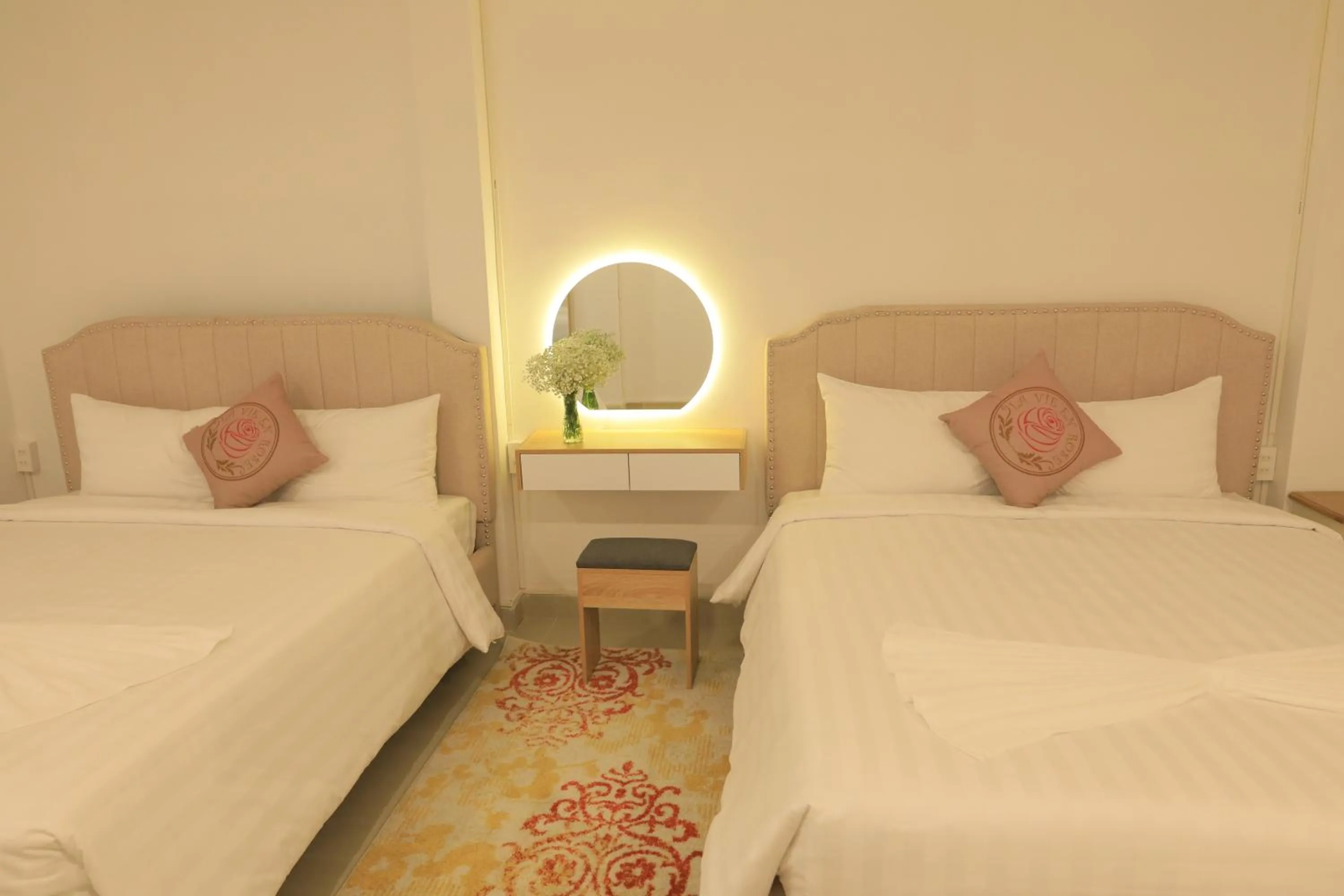 Photo of the whole room in LA VIE EN ROSE 2 Hotel