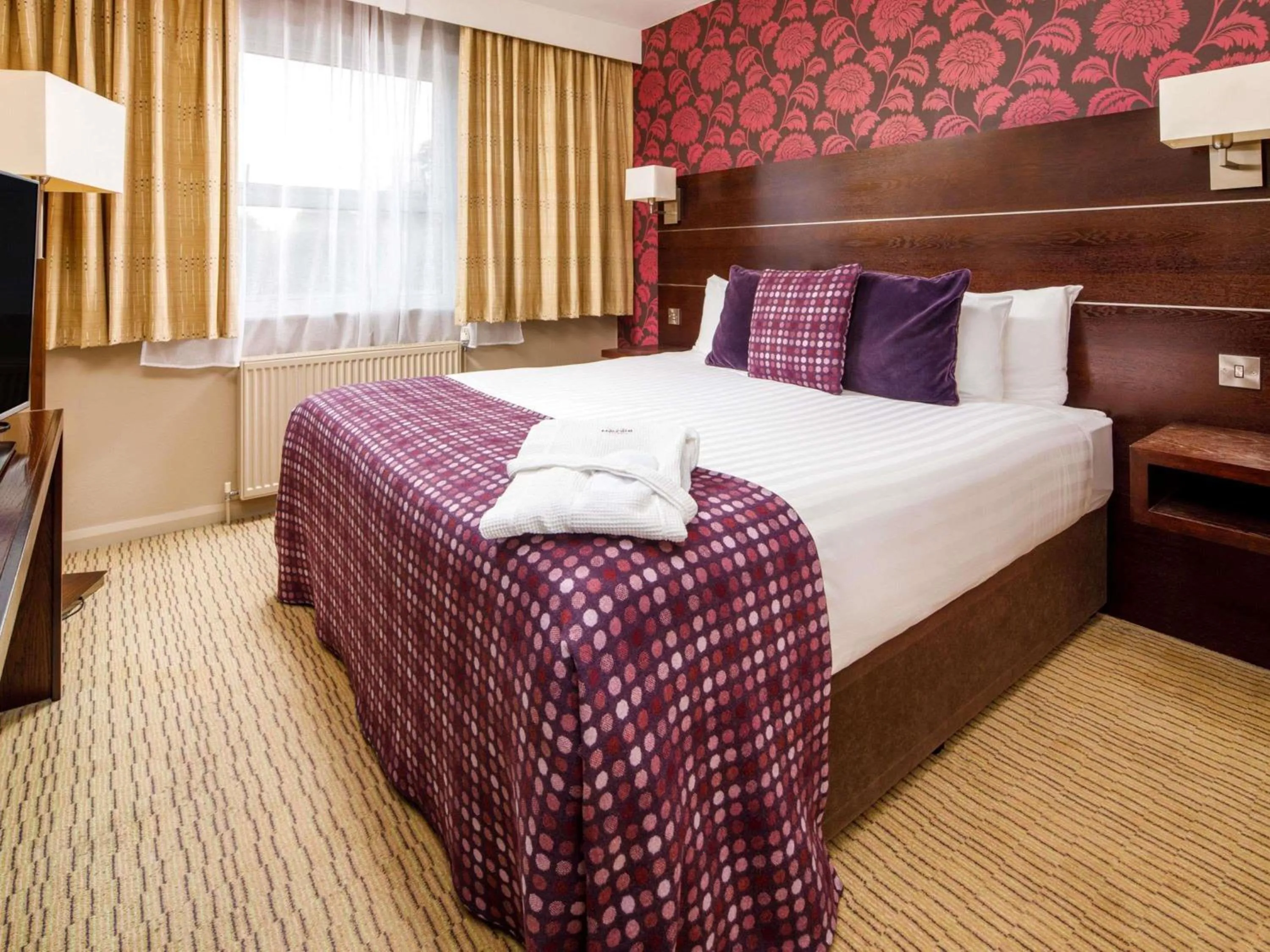 Bedroom, Bed in Mercure Bolton Georgian House Hotel