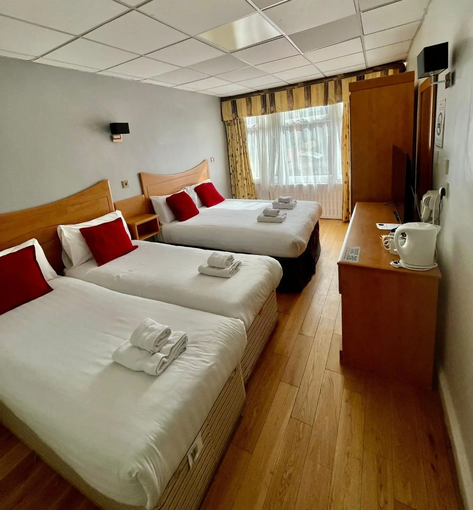 Family Room in Whites Hotel Family Room in Whites Hotel