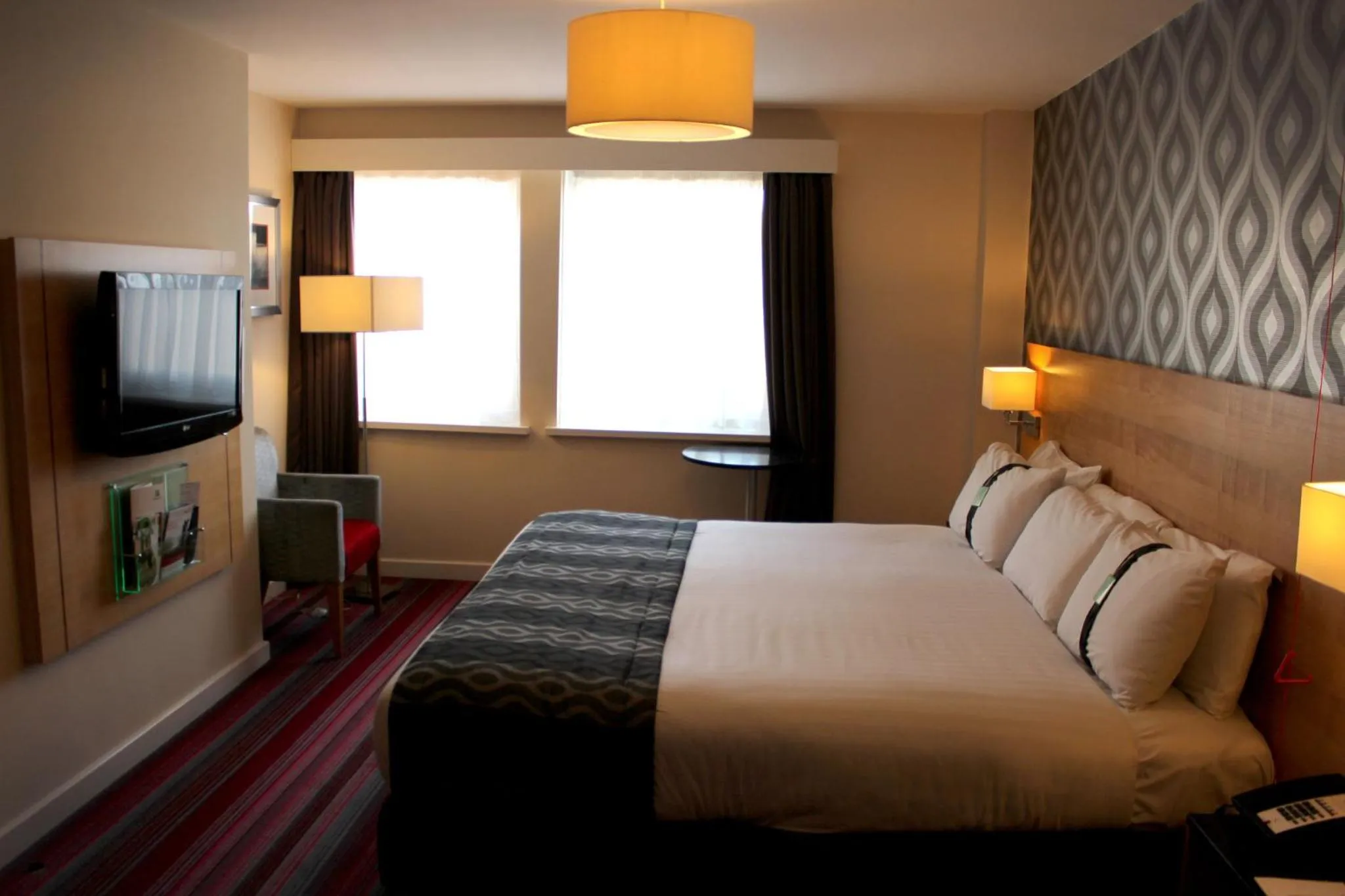 Photo of the whole room, Bed in Holiday Inn Newcastle-Jesmond by IHG