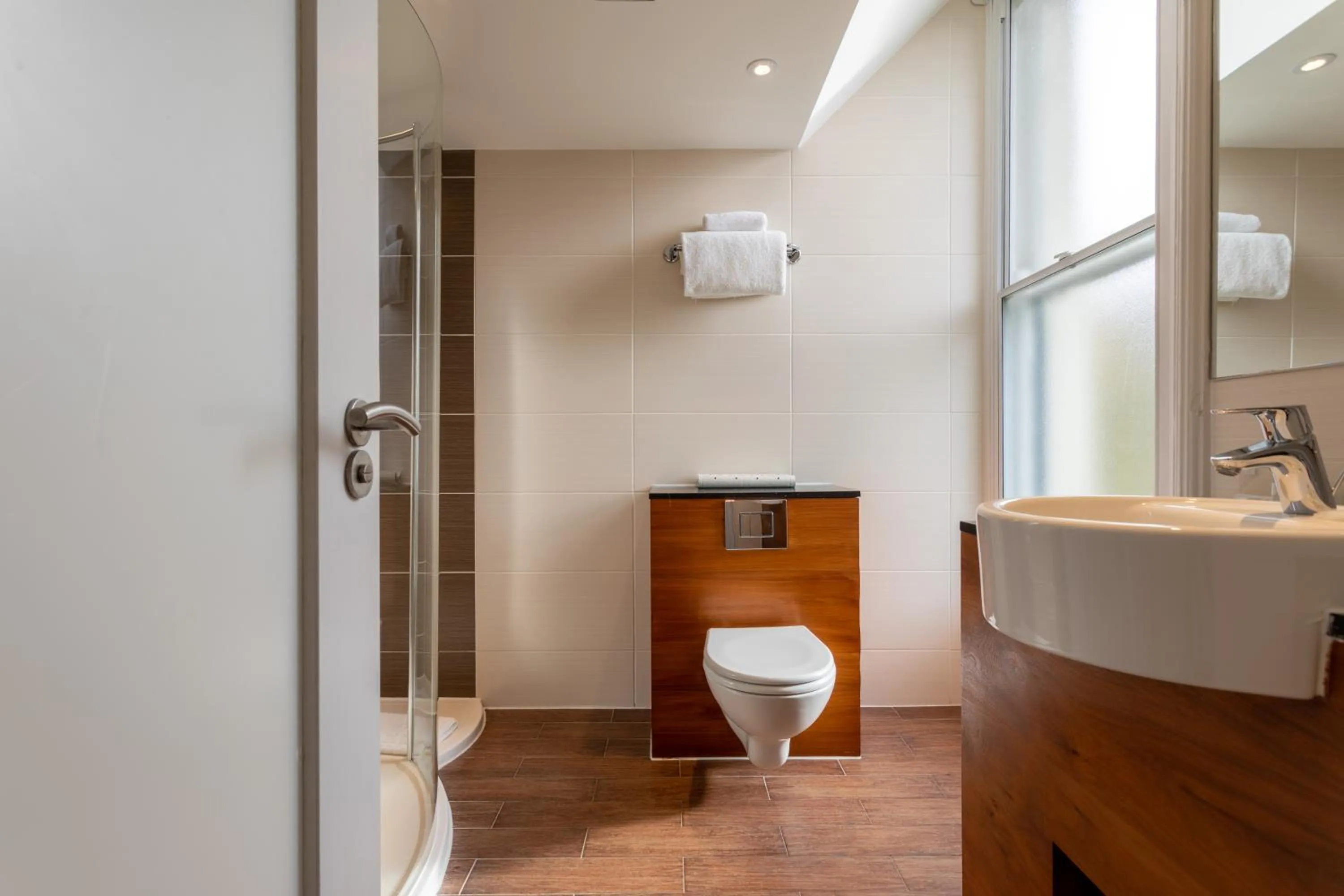 Bathroom in Holiday Inn Newcastle-Jesmond by IHG