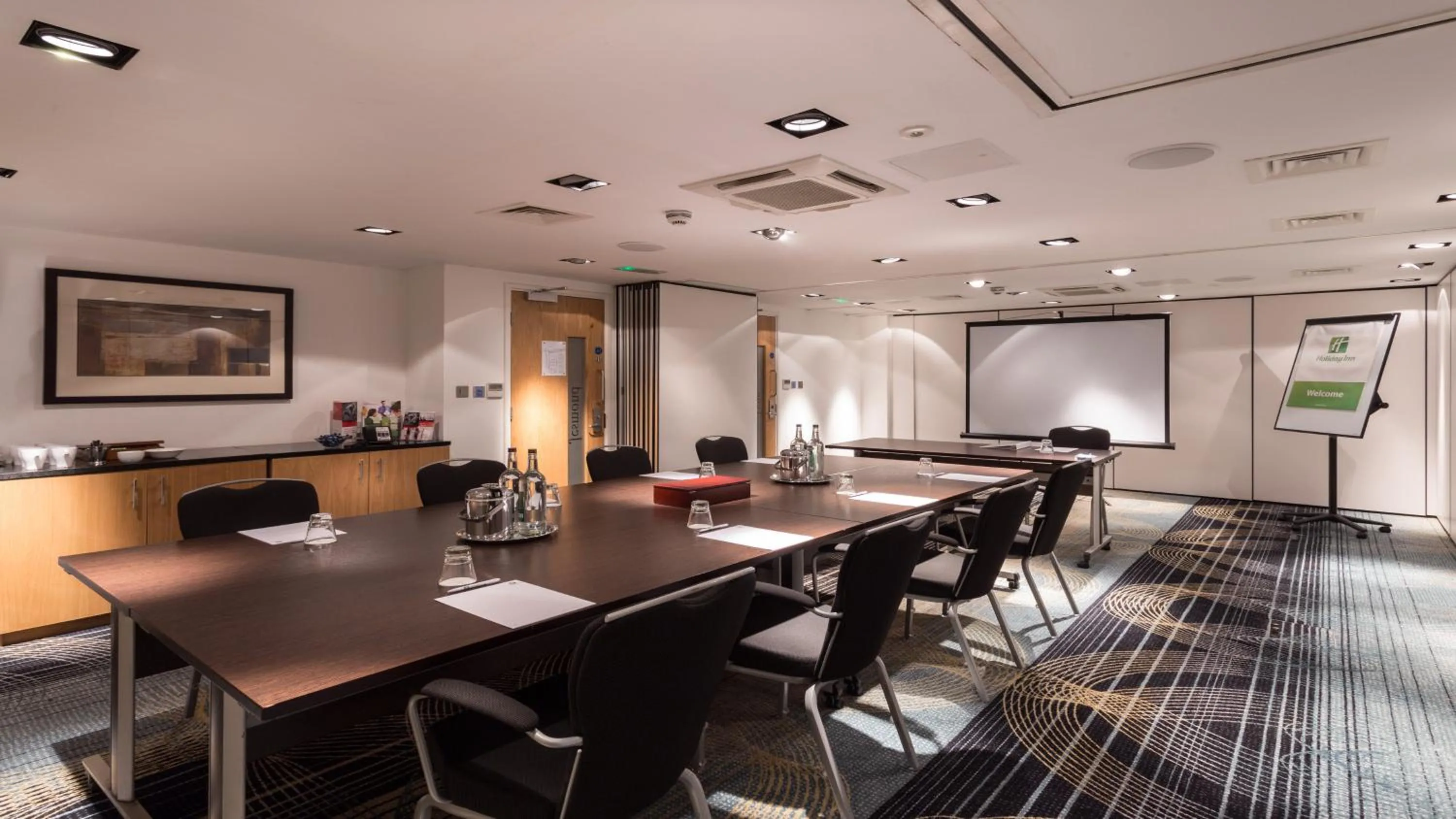 Meeting/conference room in Holiday Inn Newcastle-Jesmond by IHG