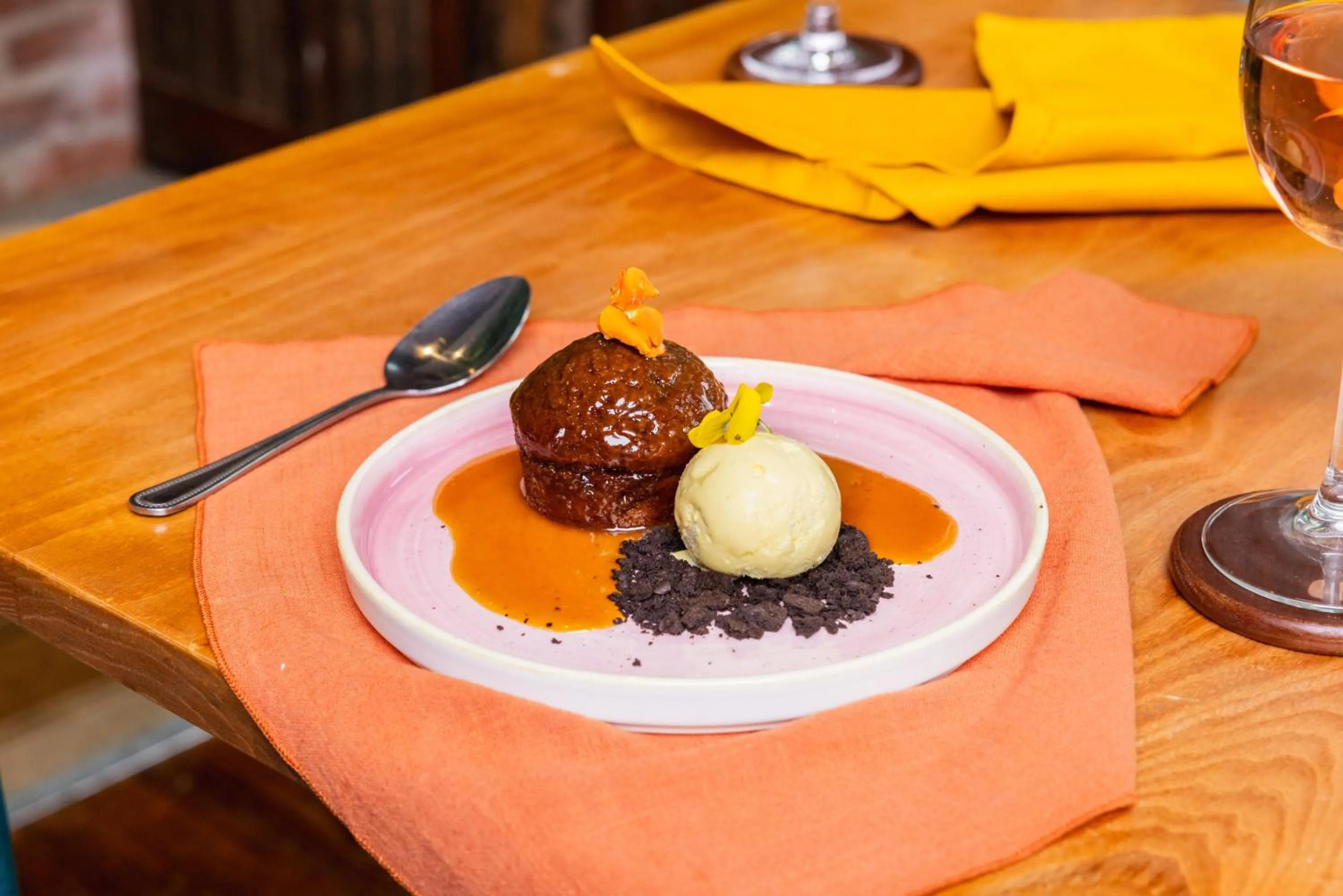 Restaurant/places to eat in Holiday Inn Newcastle-Jesmond by IHG