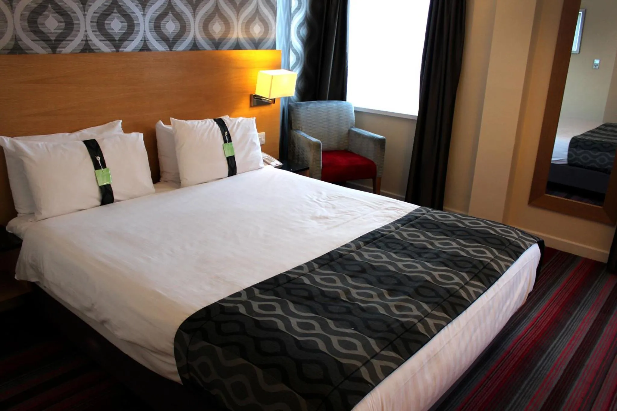 Photo of the whole room, Bed in Holiday Inn Newcastle-Jesmond by IHG
