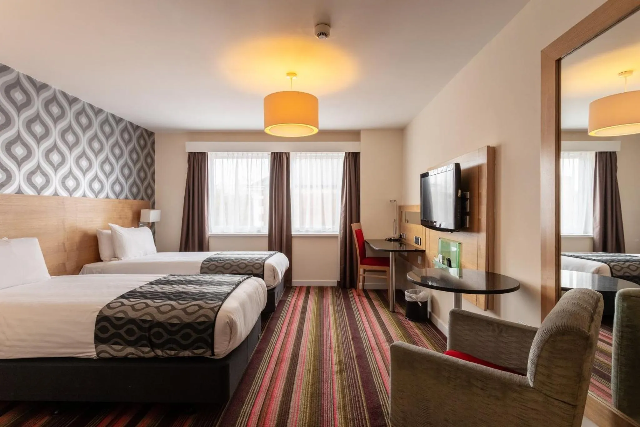 Photo of the whole room, Bed in Holiday Inn Newcastle-Jesmond by IHG