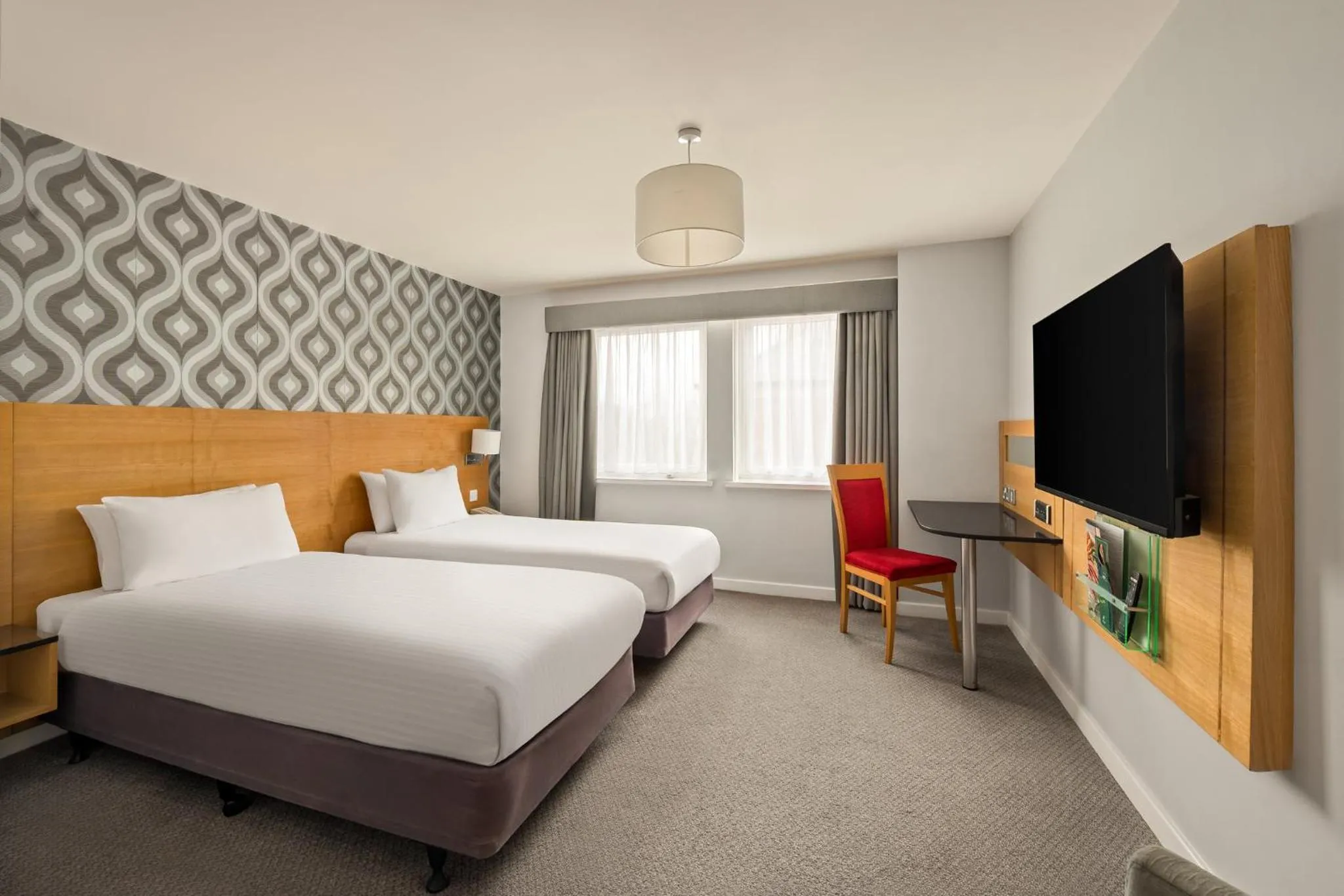 Photo of the whole room, Bed in Holiday Inn Newcastle-Jesmond by IHG