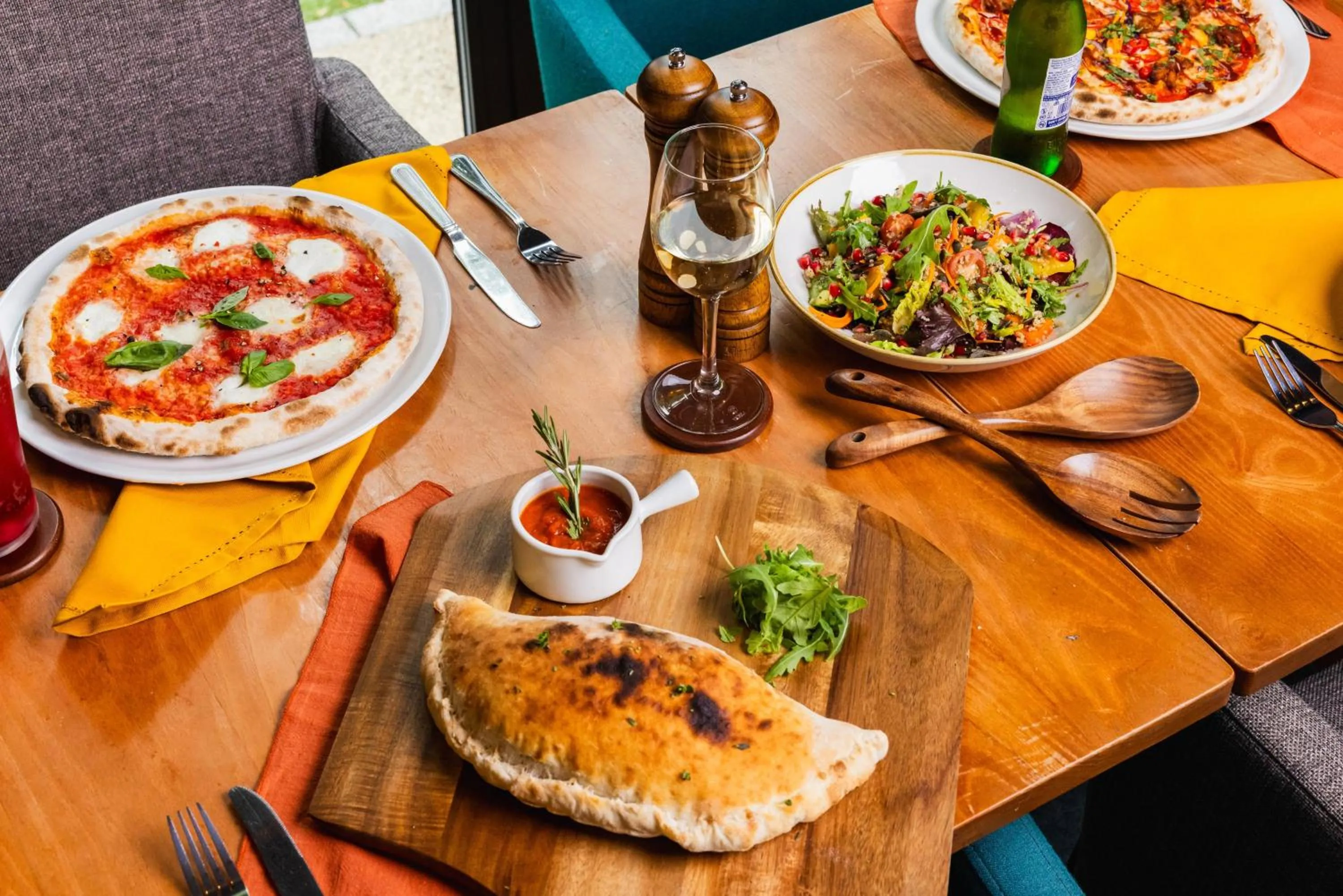 Restaurant/places to eat in Holiday Inn Newcastle-Jesmond by IHG