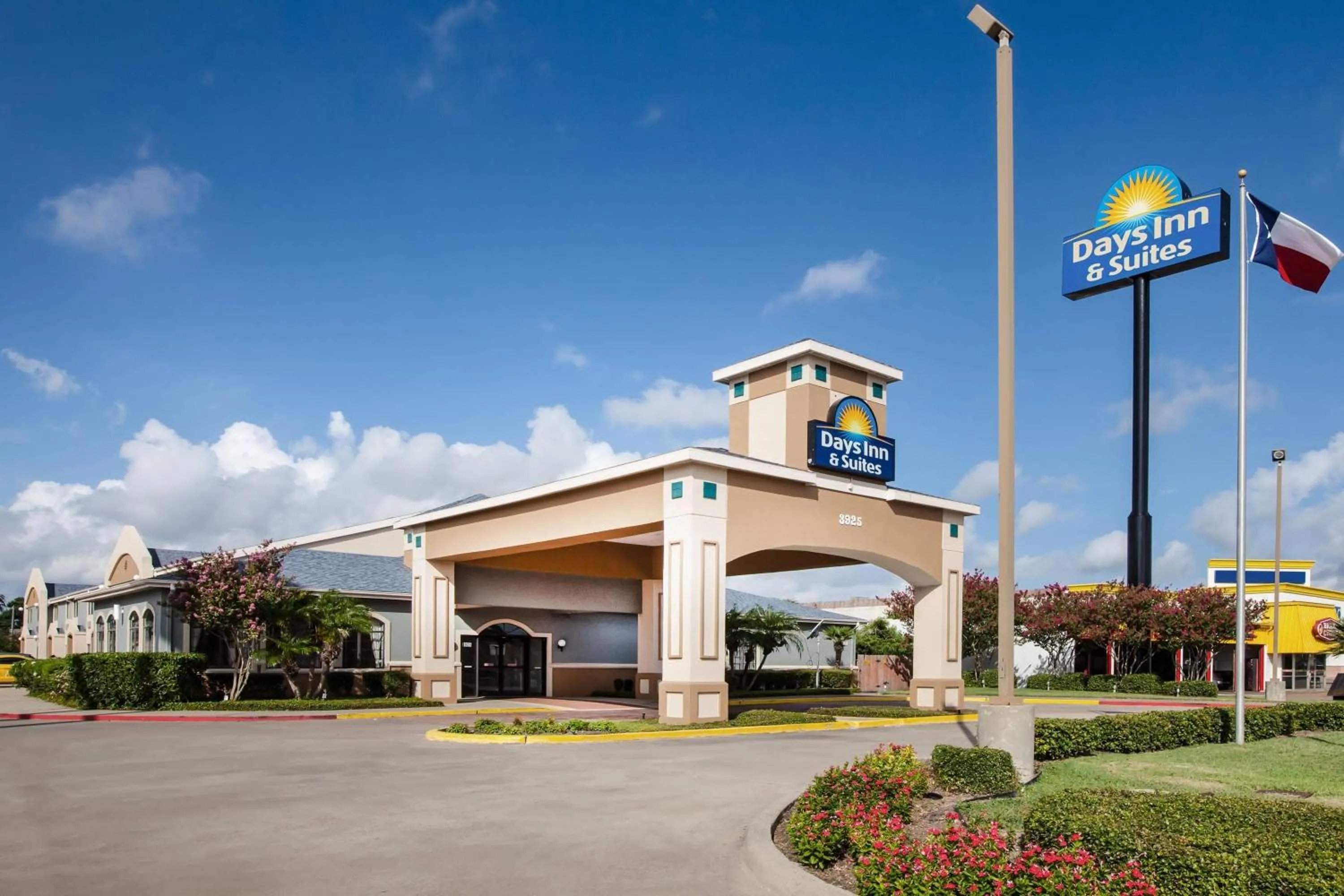 Property building in Days Inn & Suites by Wyndham Corpus Christi Central