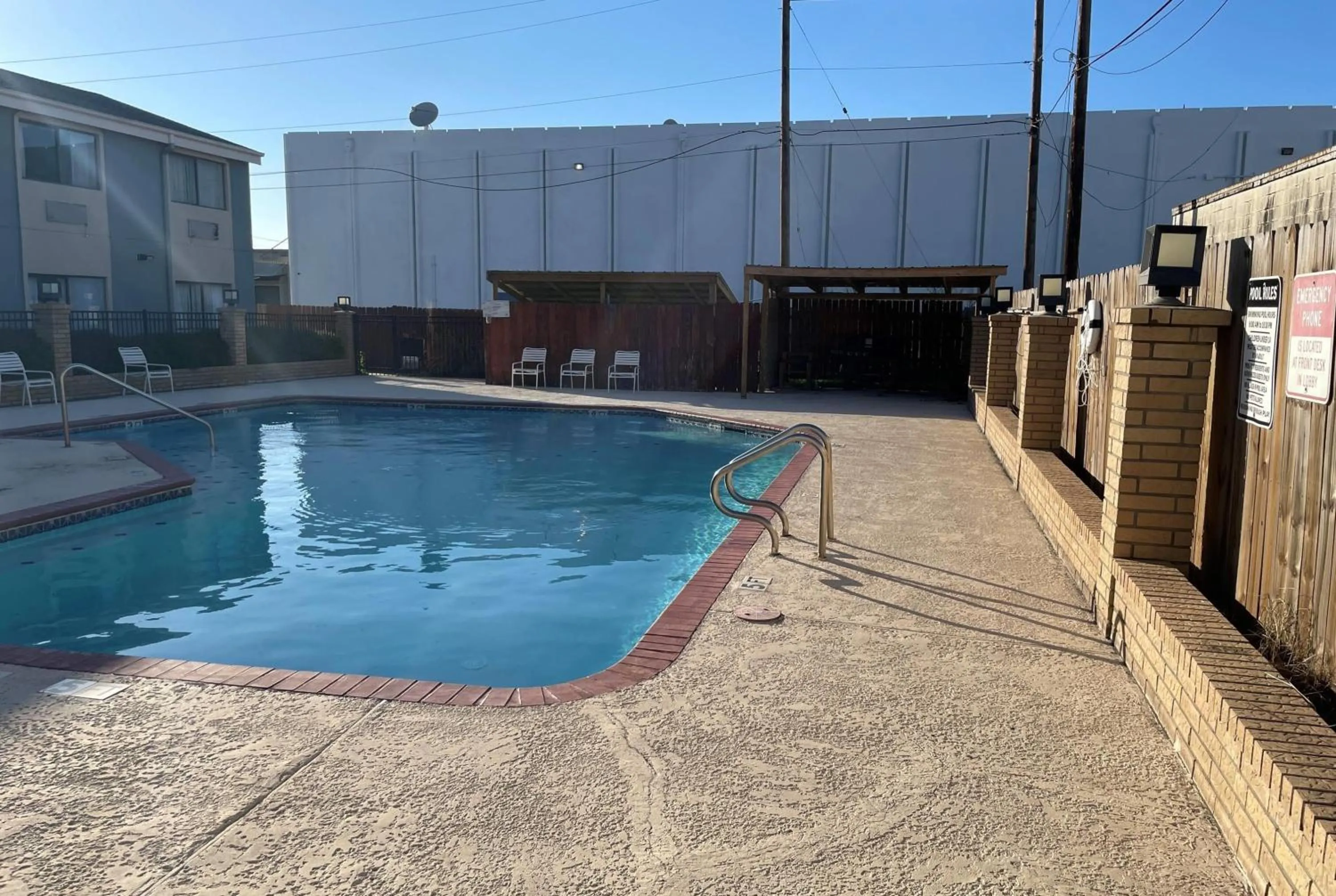 Pool view in Days Inn & Suites by Wyndham Corpus Christi Central