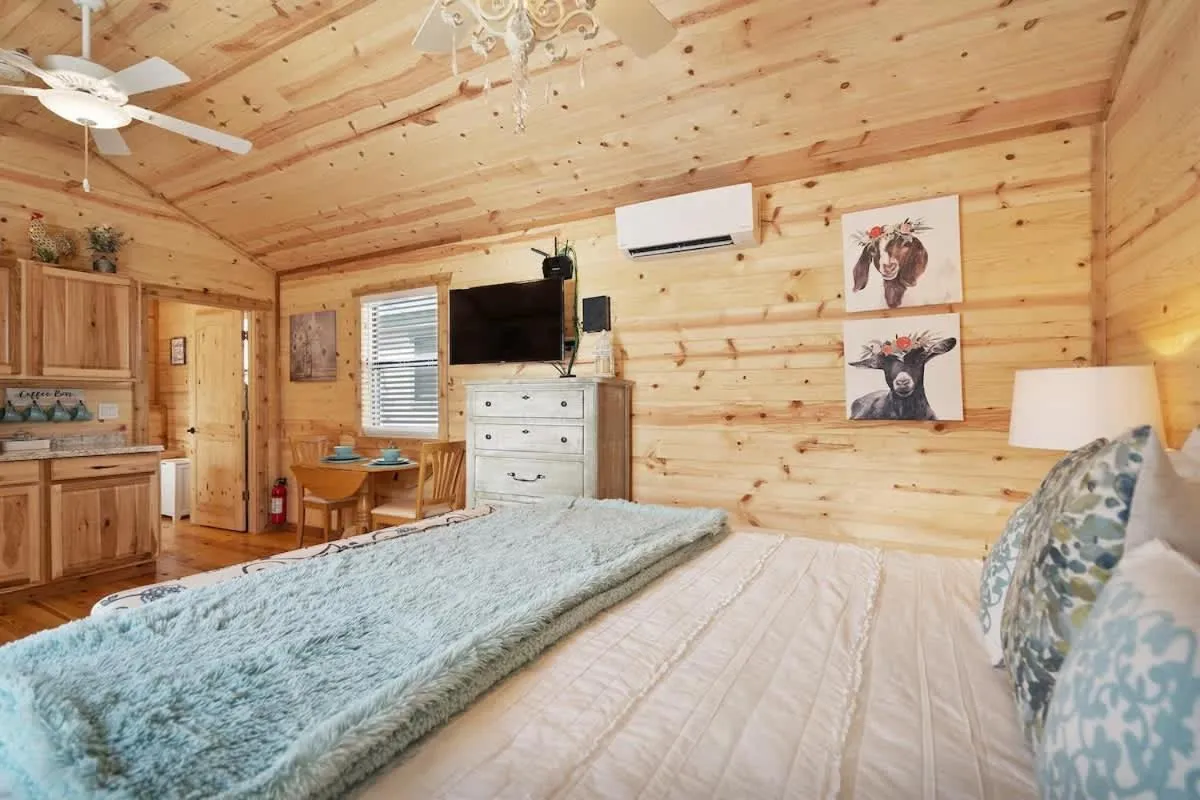 Bed in Charming Casita Right on Main St