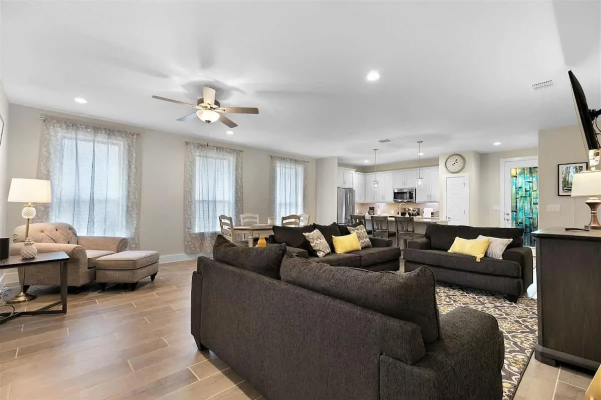 Living room in Pristine 3-bedroom Home Near Canyon Lake!