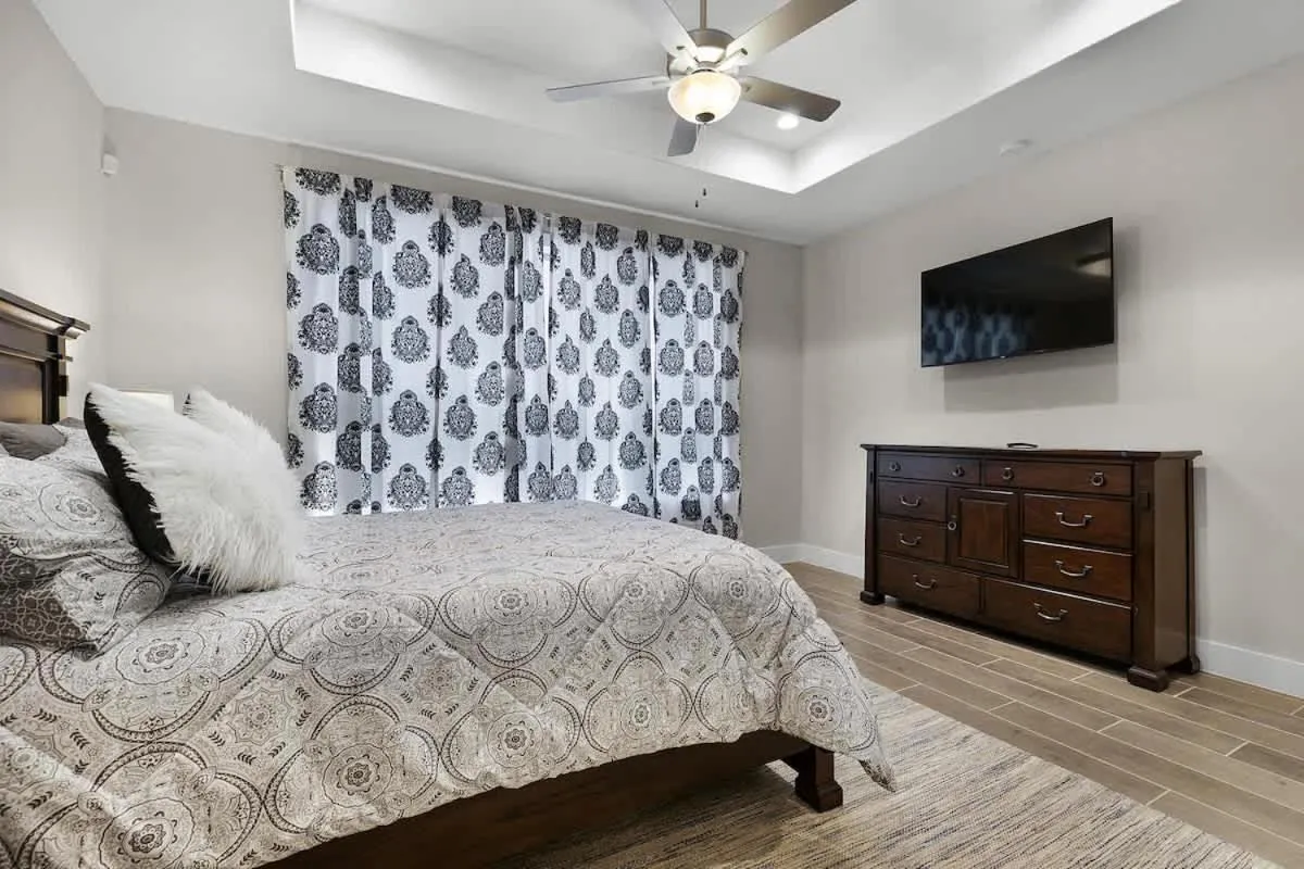 Bed in Pristine 3-bedroom Home Near Canyon Lake!