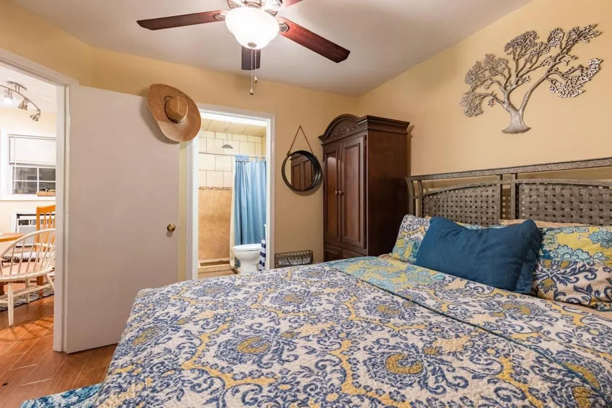 Bed in Red Bird Cabin Studio Retreat