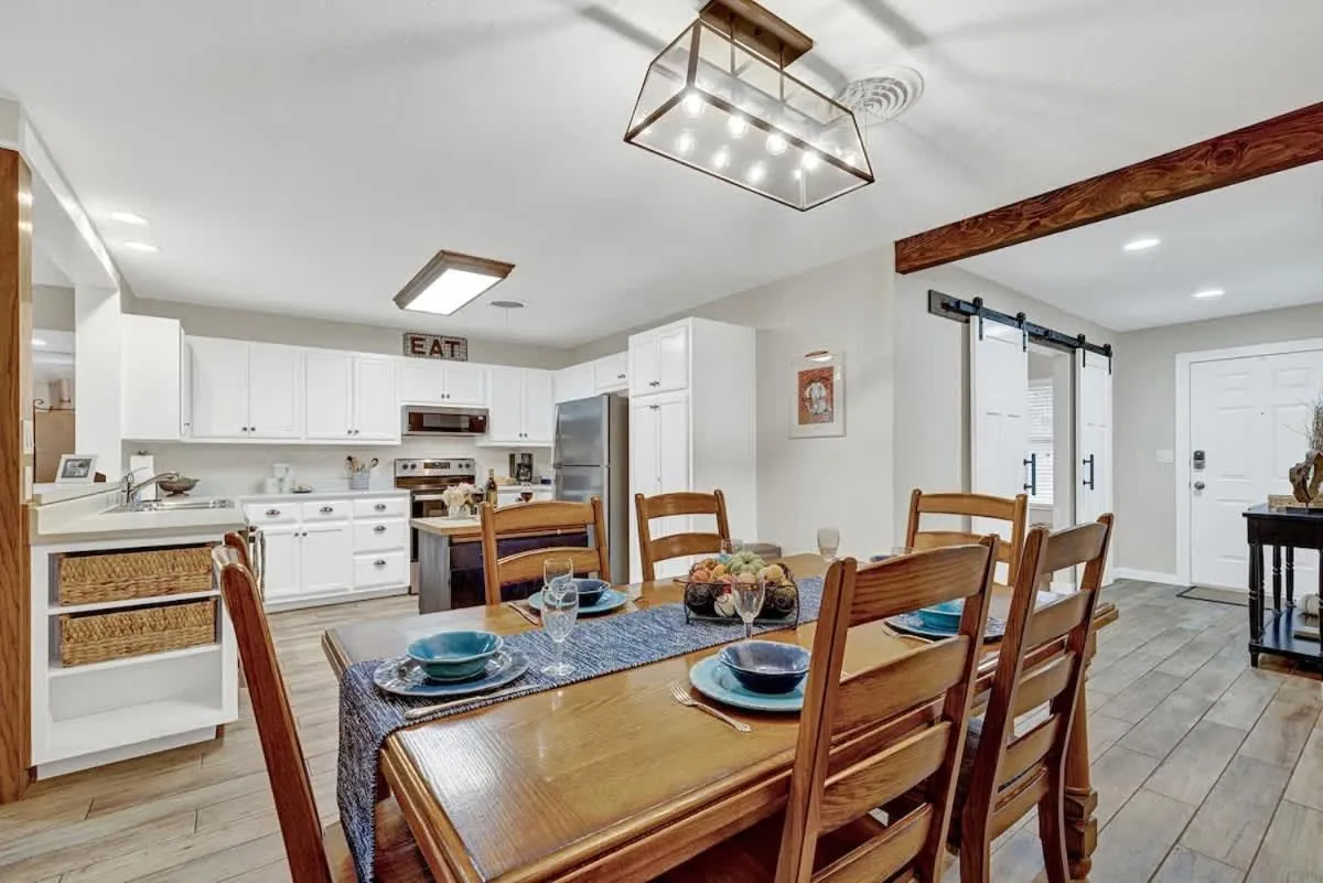 Coffee/tea facilities in The Billie Goat Haus - Hot Tub -Steps to Main St!