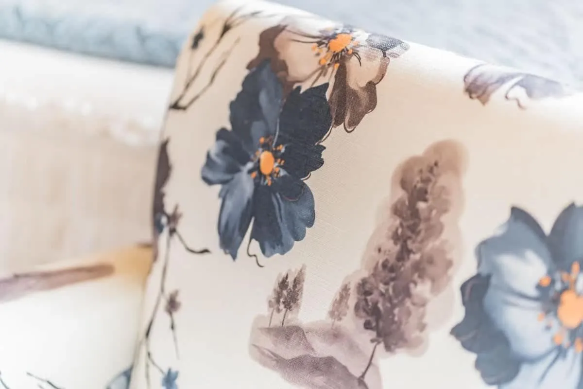 Bed in Stunning Cabin Right on Main St!