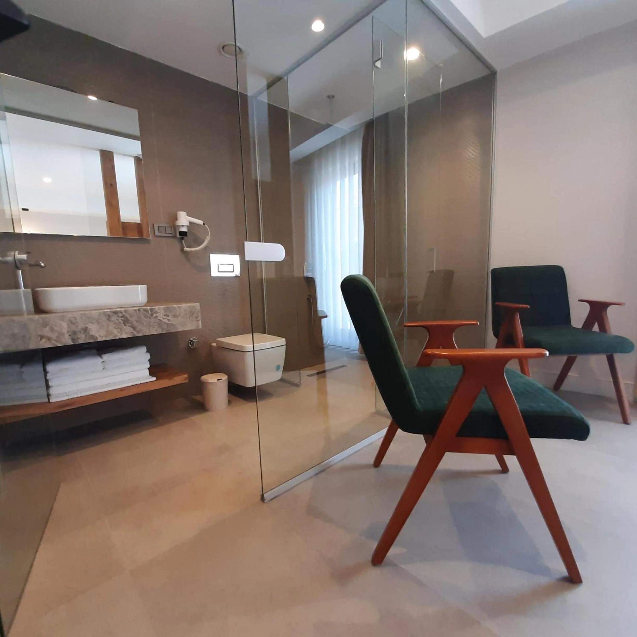 Bathroom in Nilus Urla