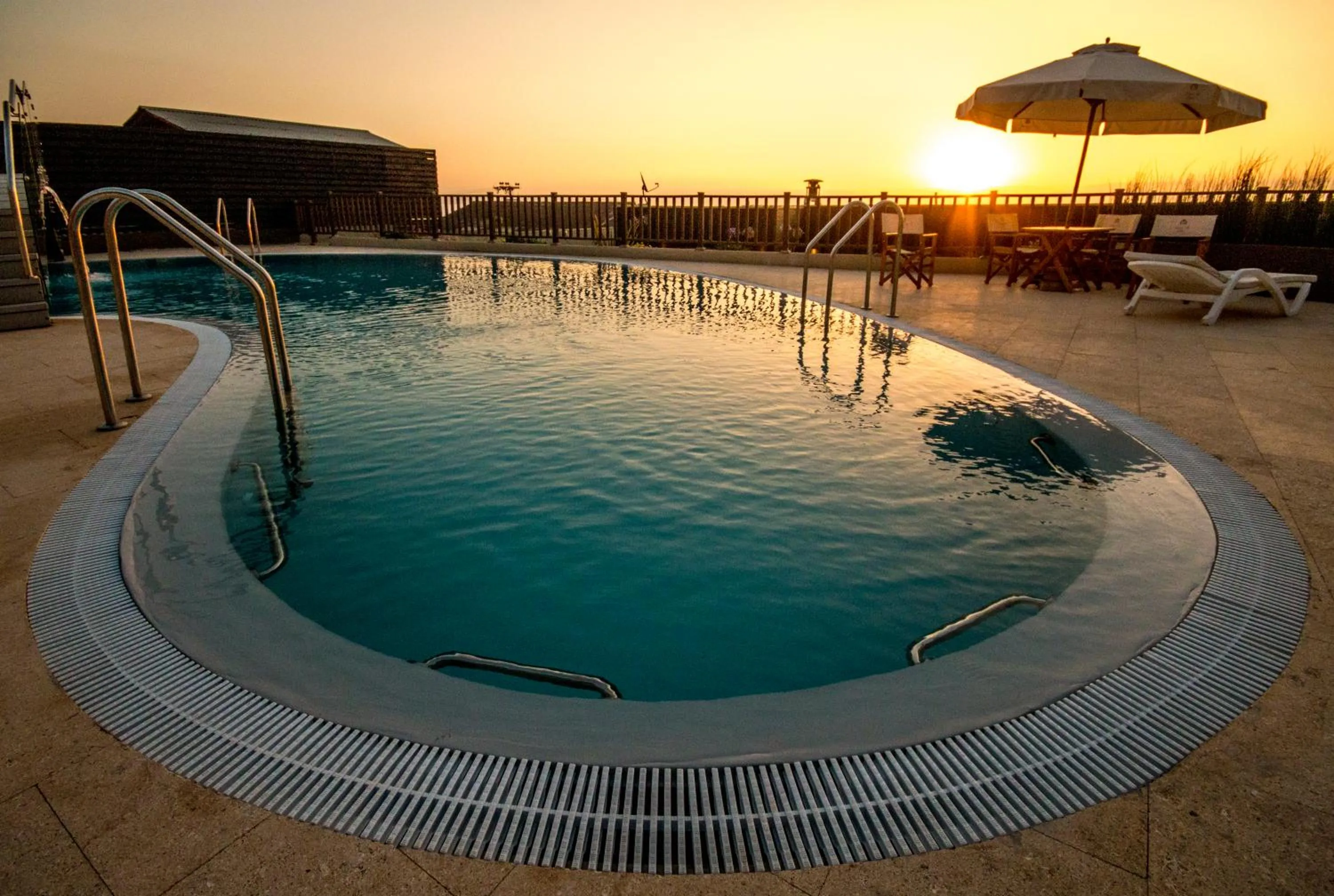 Swimming pool in Hotel Mae