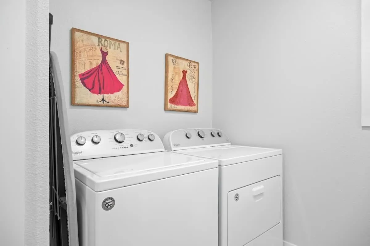 laundry in Das Weinhaus Pool & Hot Tub - Walk to Main St