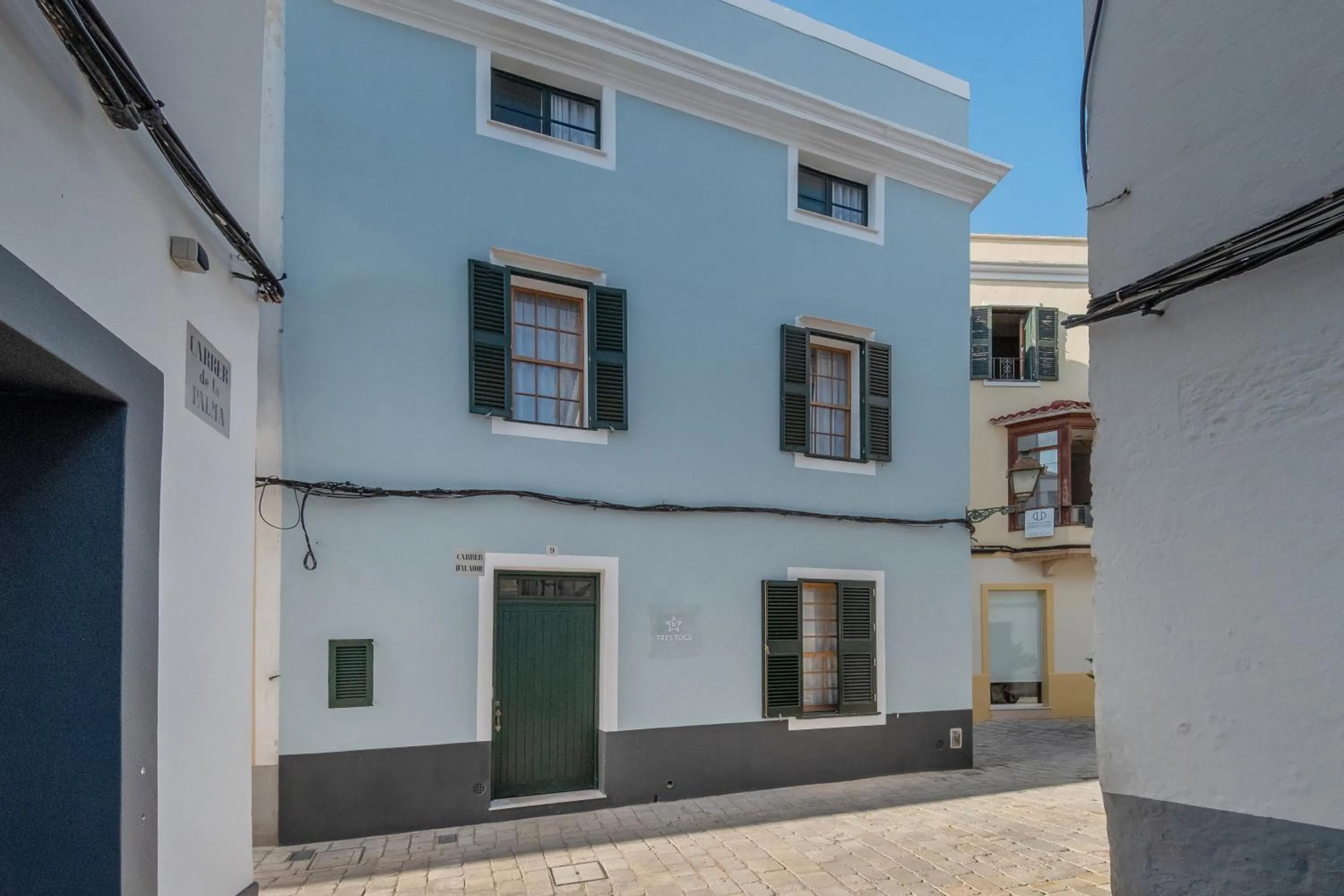 Facade/entrance in Tres Tocs