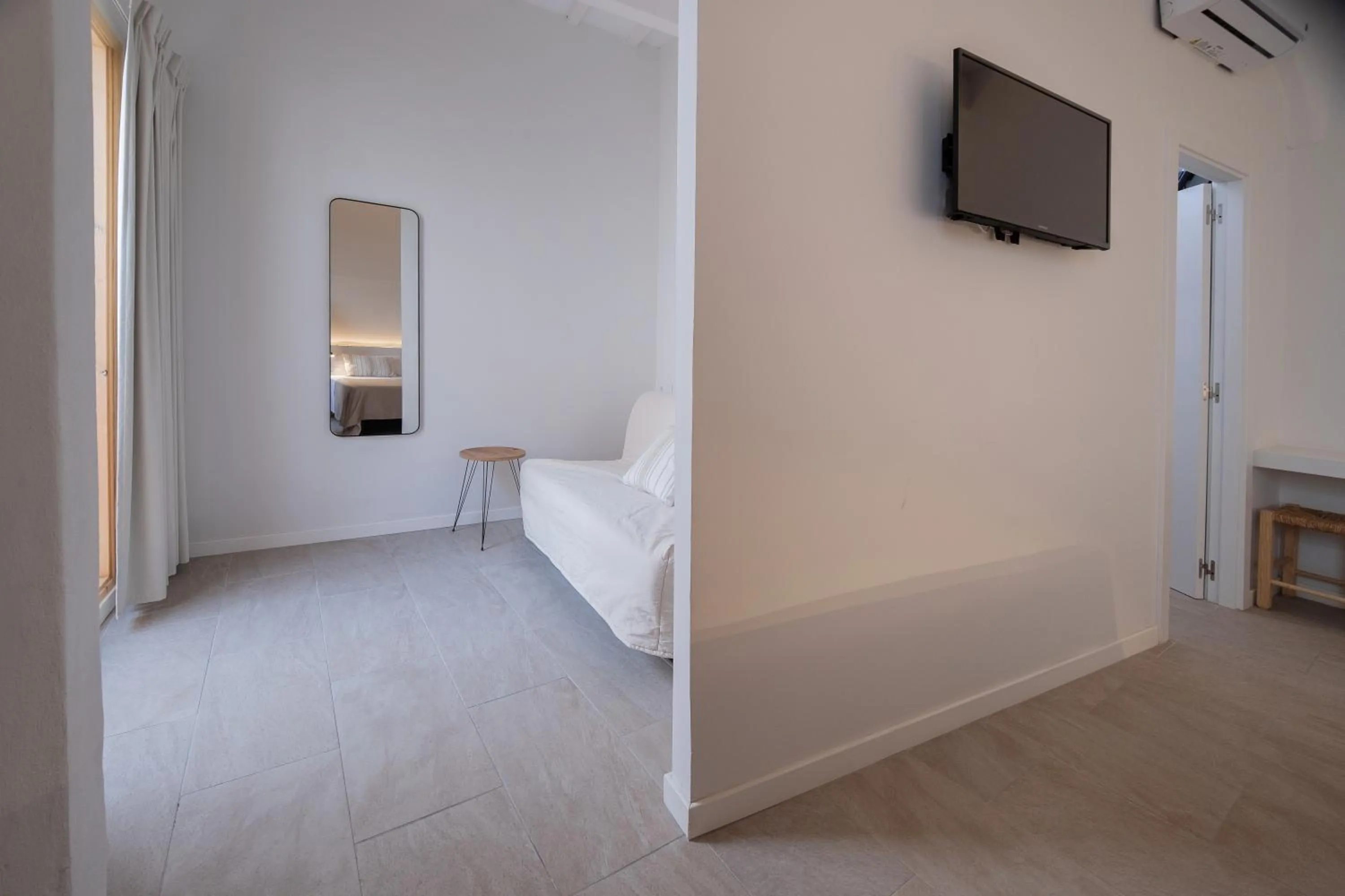 TV and multimedia, Bed in Tres Tocs