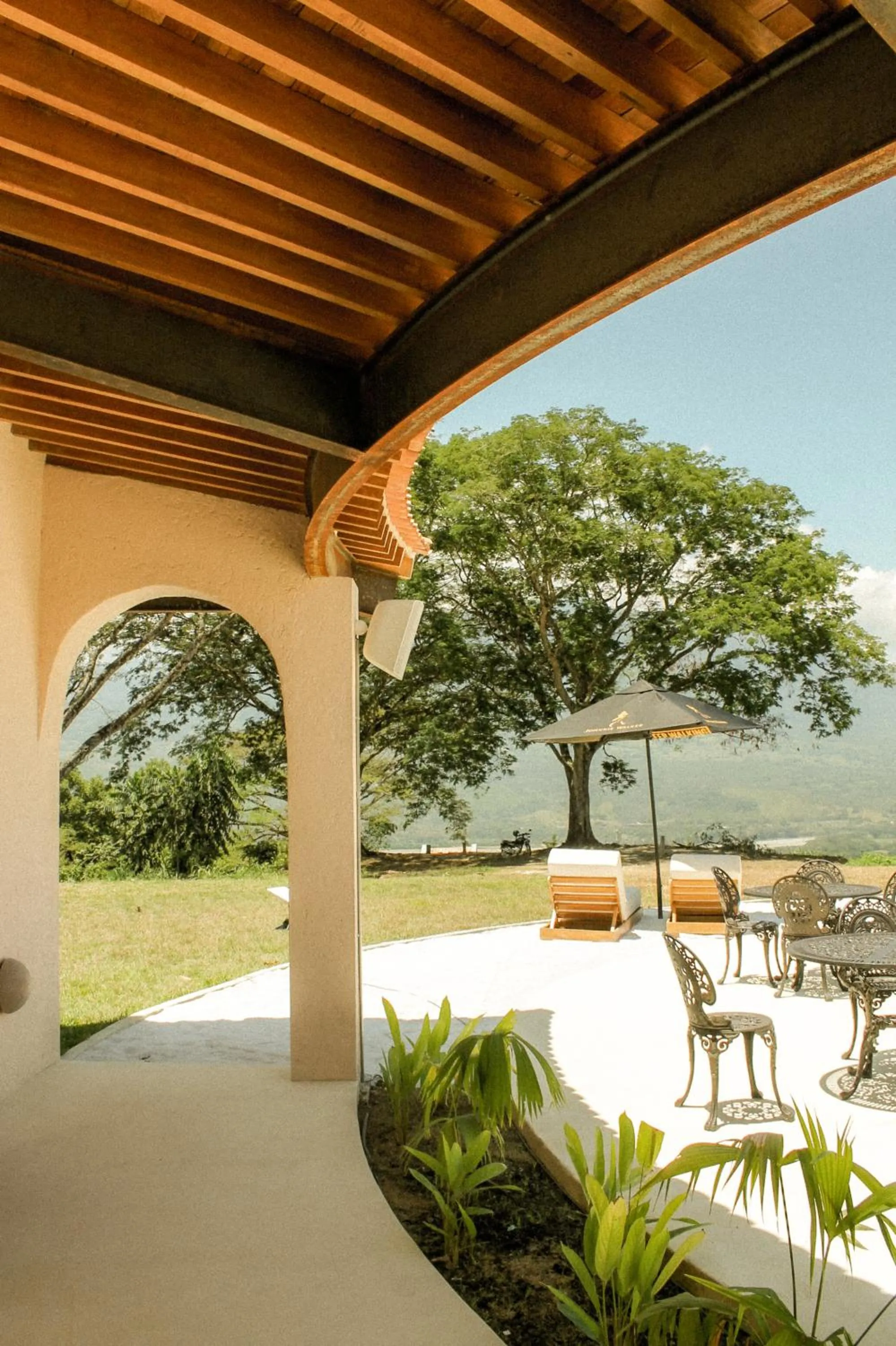 Facade/entrance in Hotel Tahiti