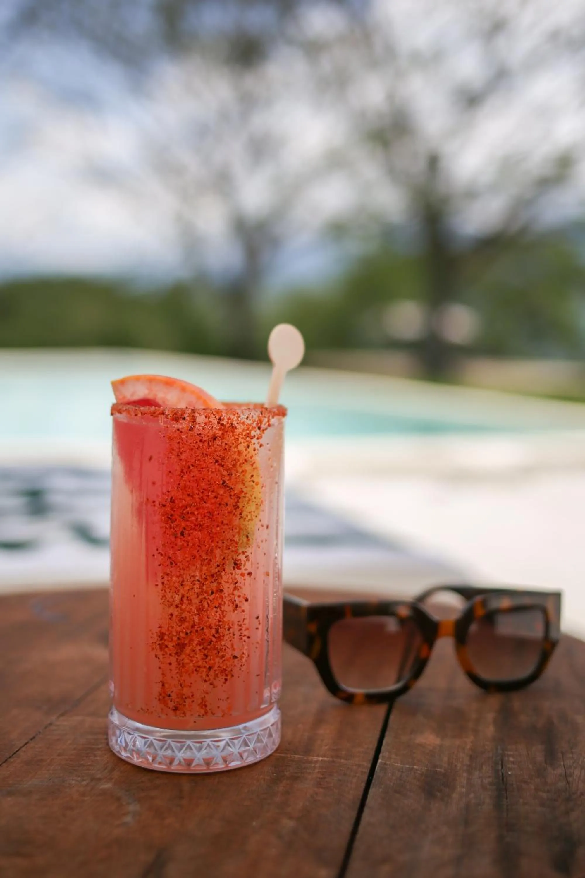 Swimming pool in Hotel Tahiti