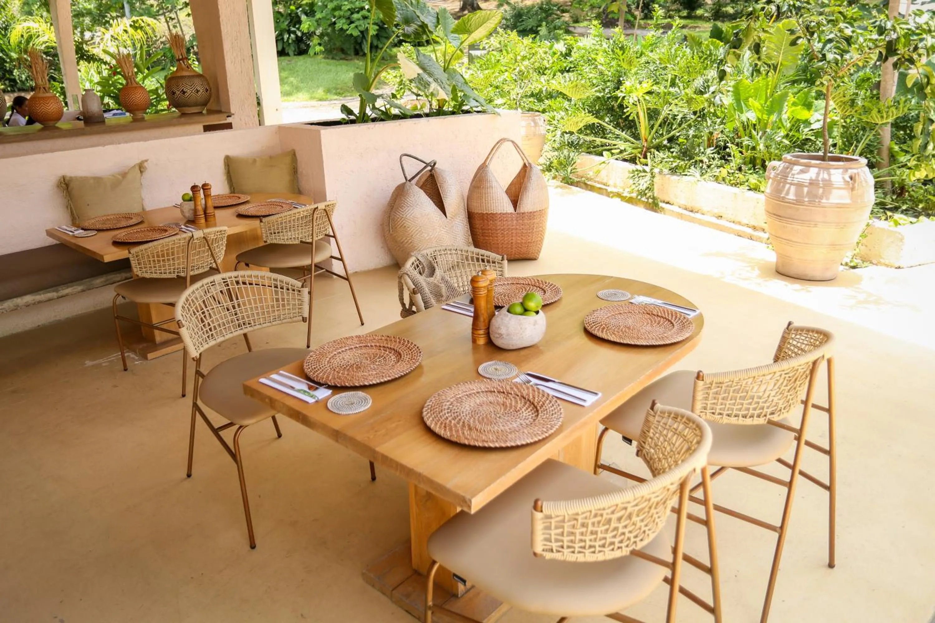 Food and drinks in Hotel Tahiti