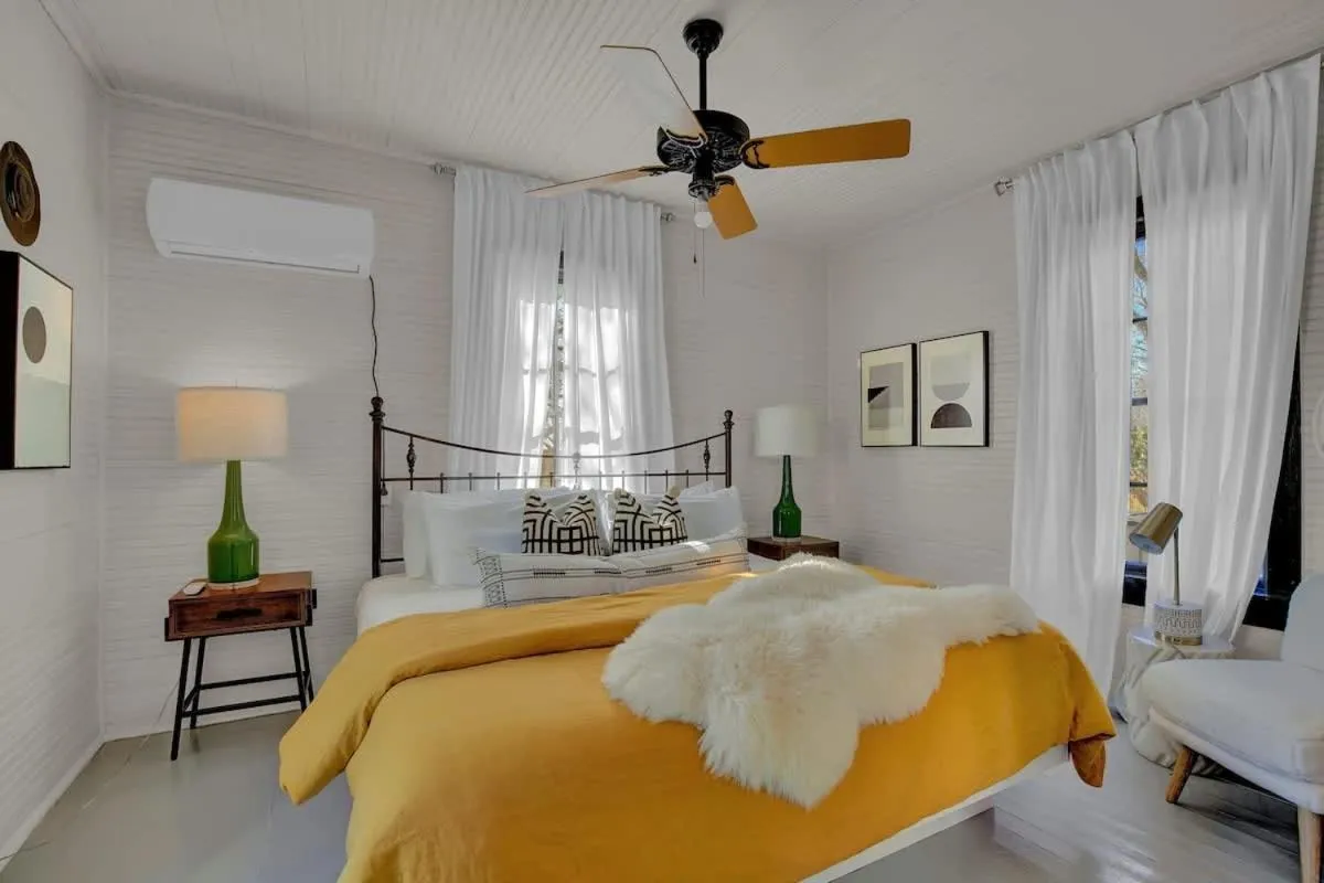 Bed in Gorgeous Home 1 Blk from Main with Hot Tub & Fire Pit!