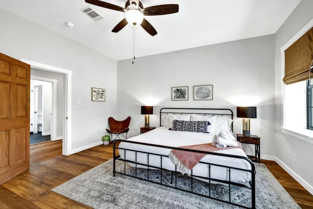 Bed in Willies House with Country Views - Shared Party Barn