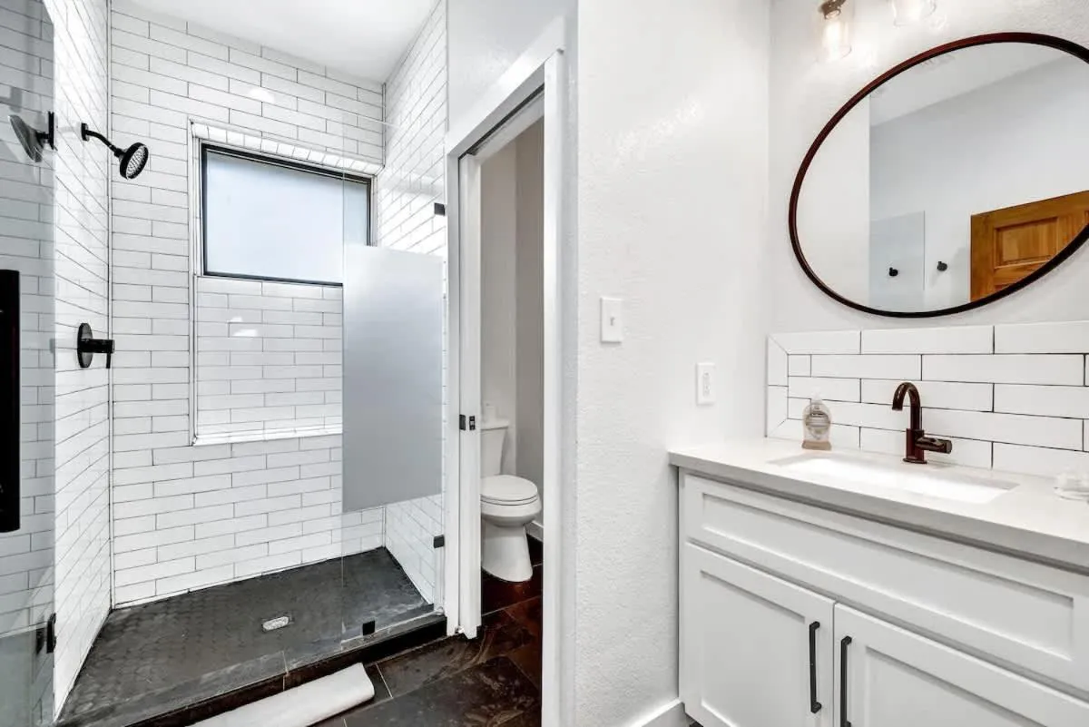 Shower in Willies House with Country Views - Shared Party Barn
