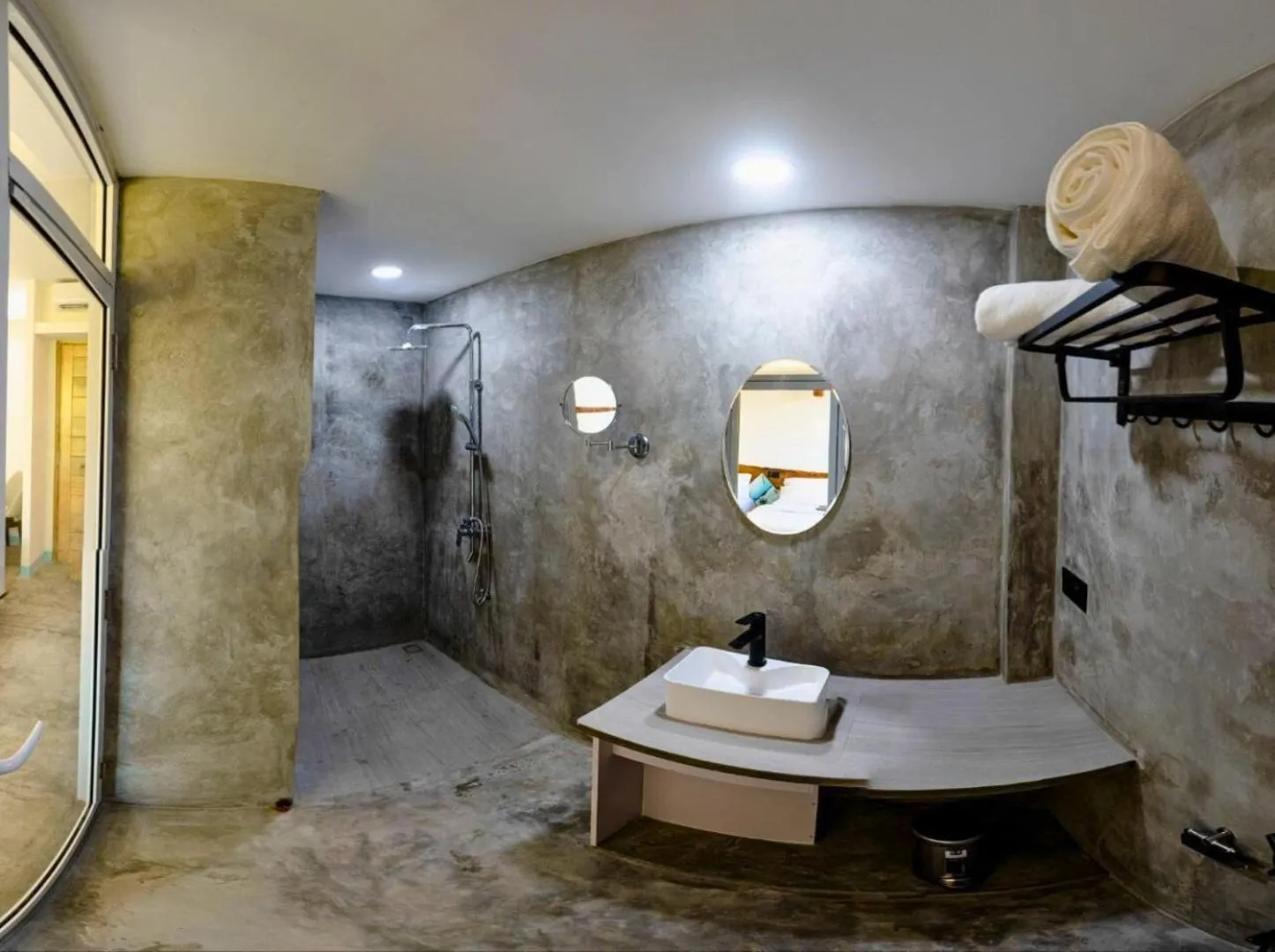 Shower in Silver County Hotel, Fuvahmulah - Maldives