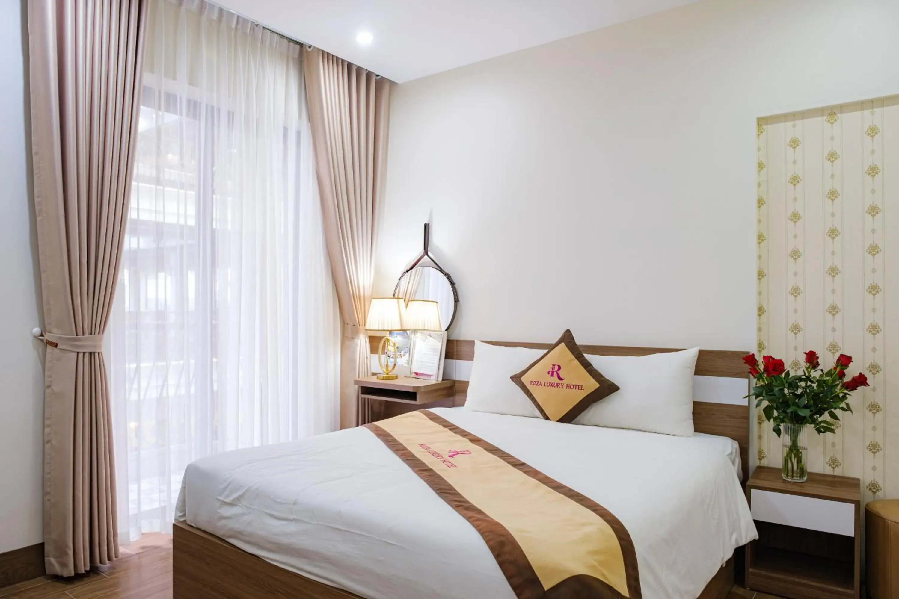 Double Room with Pool View in Roza Palace Cat Ba Double Room with Pool View in Roza Palace Cat Ba