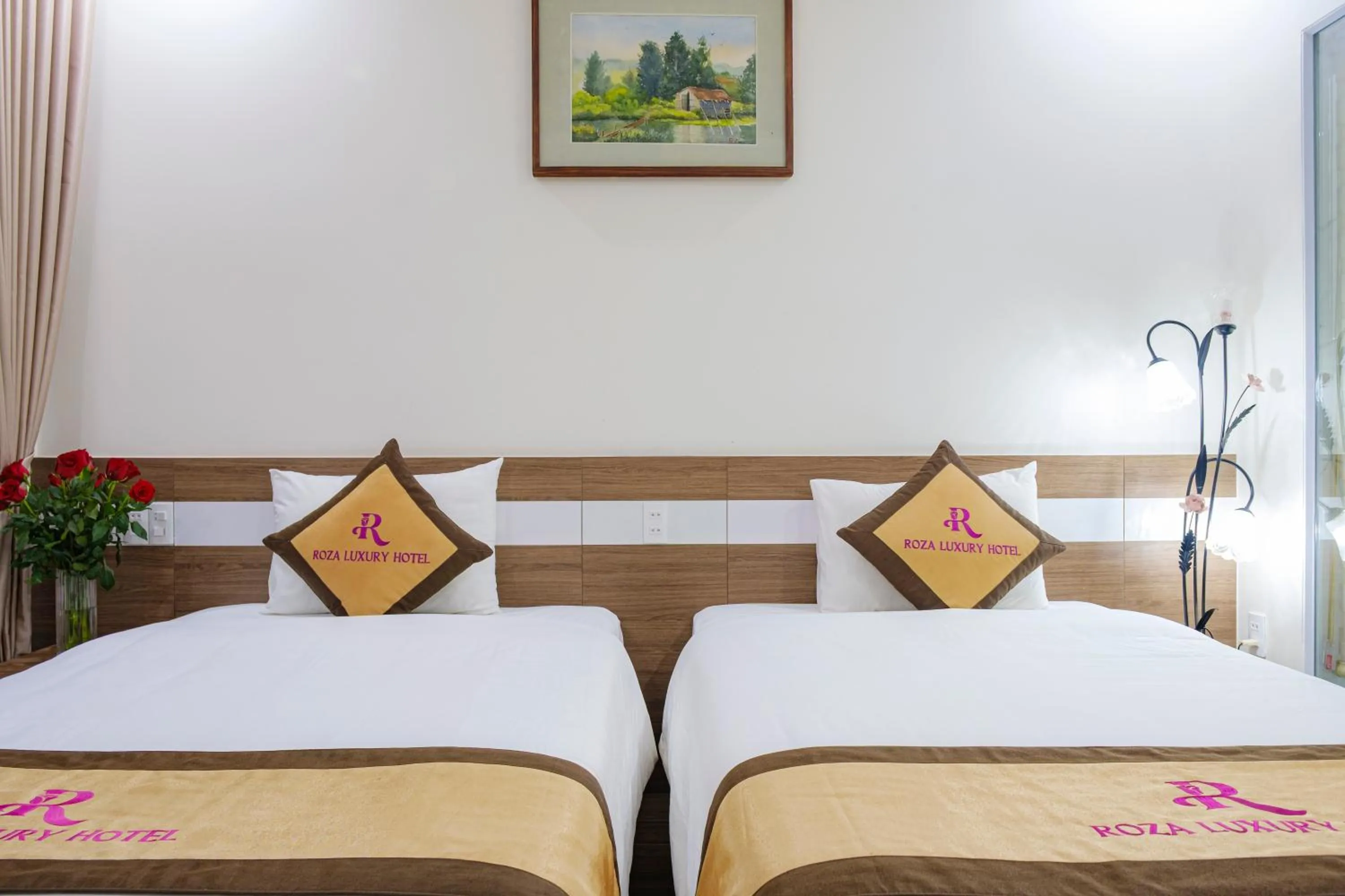 Bed in Roza Palace Cat Ba