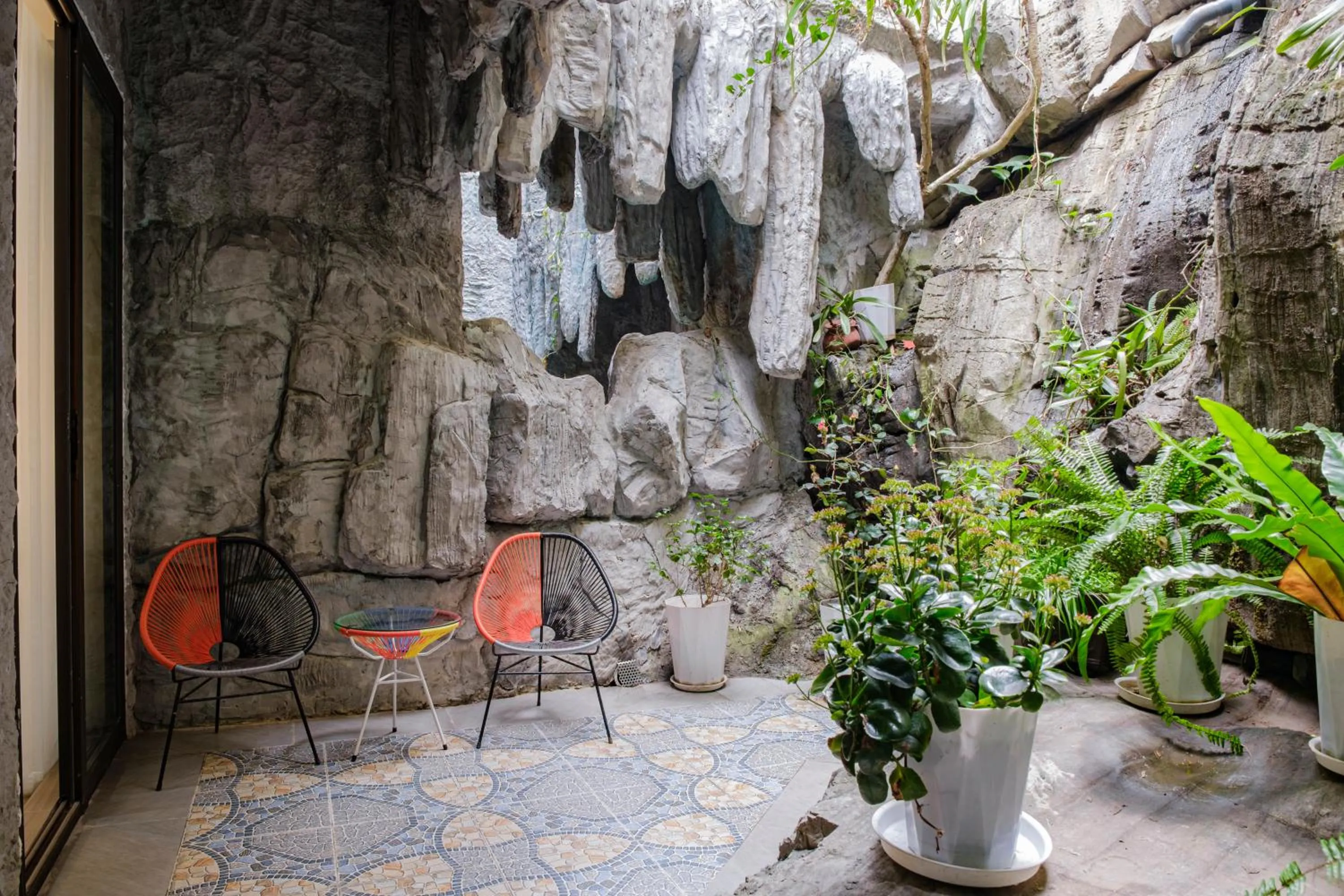 Garden in Roza Palace Cat Ba