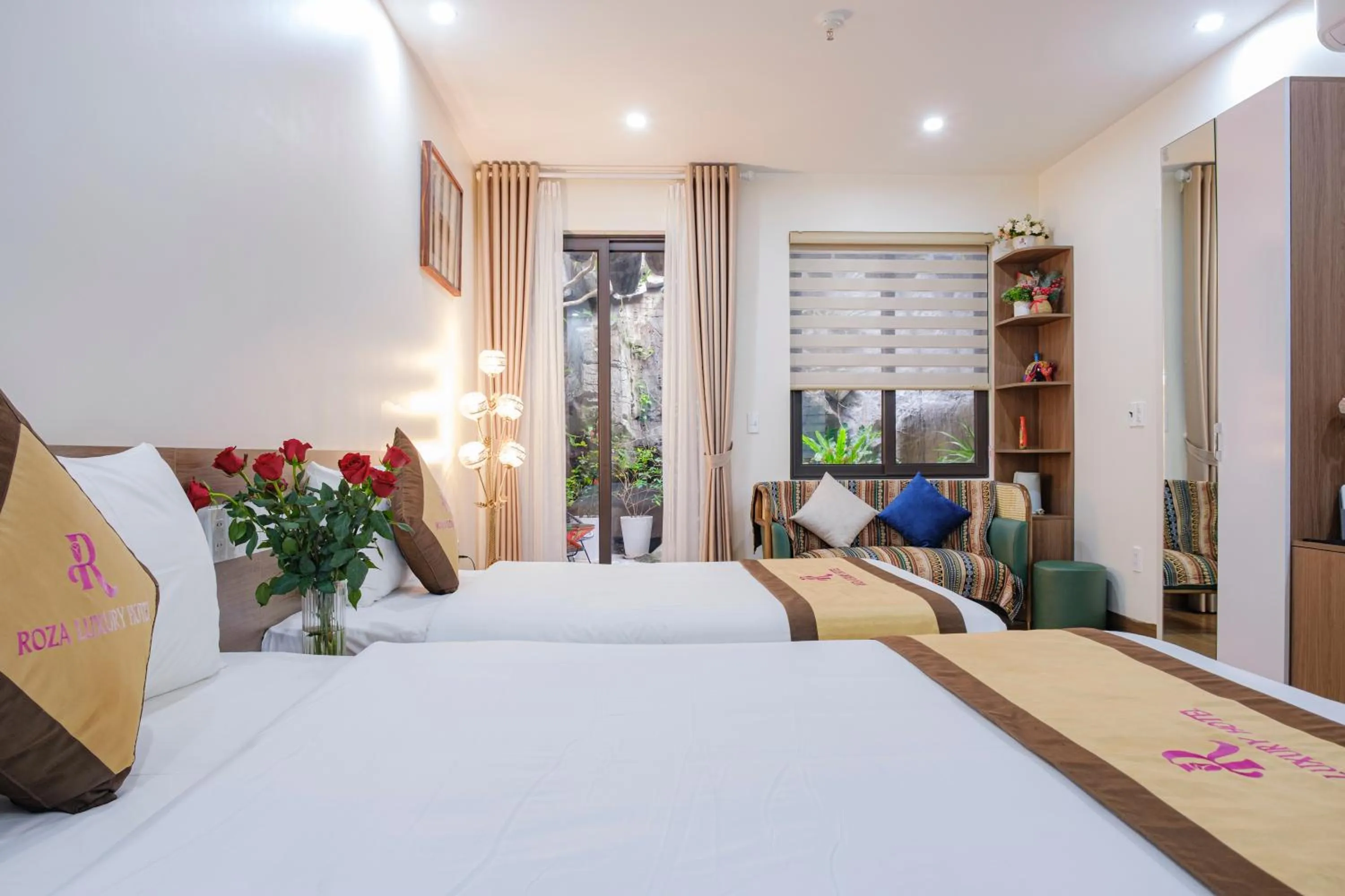 Photo of the whole room, Bed in Roza Palace Cat Ba