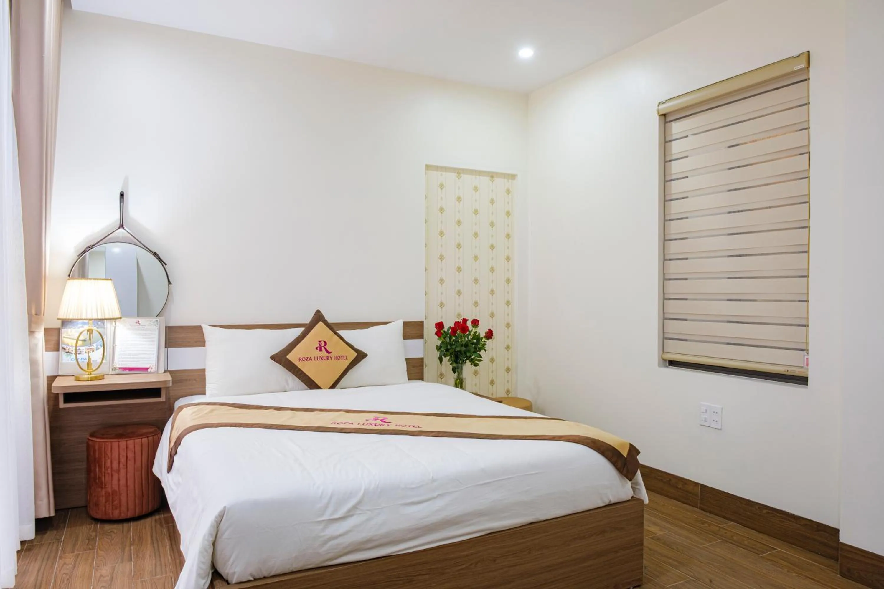 Bed in Roza Palace Cat Ba