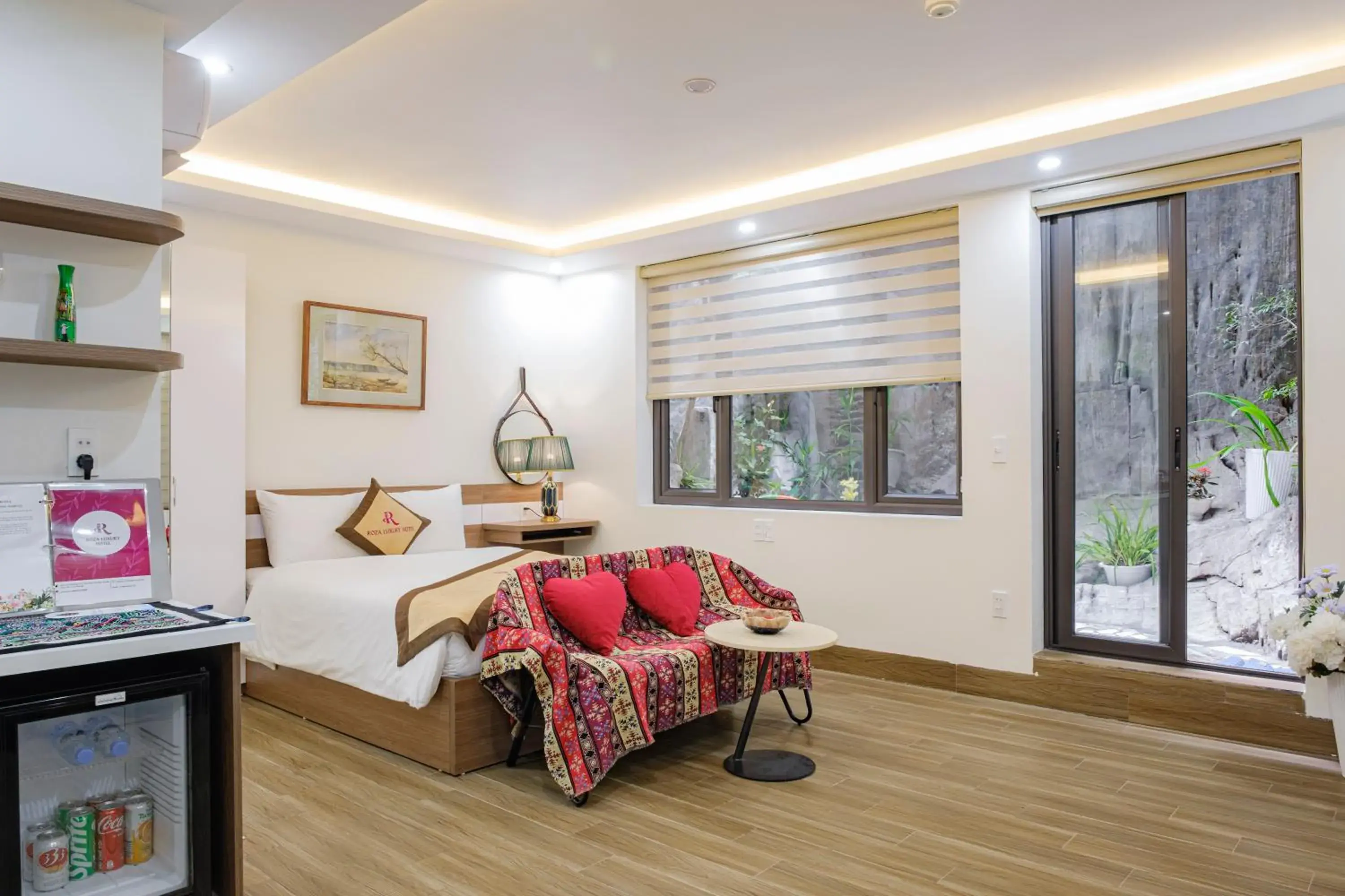 Double Room with Patio in Roza Palace Cat Ba Double Room with Patio in Roza Palace Cat Ba