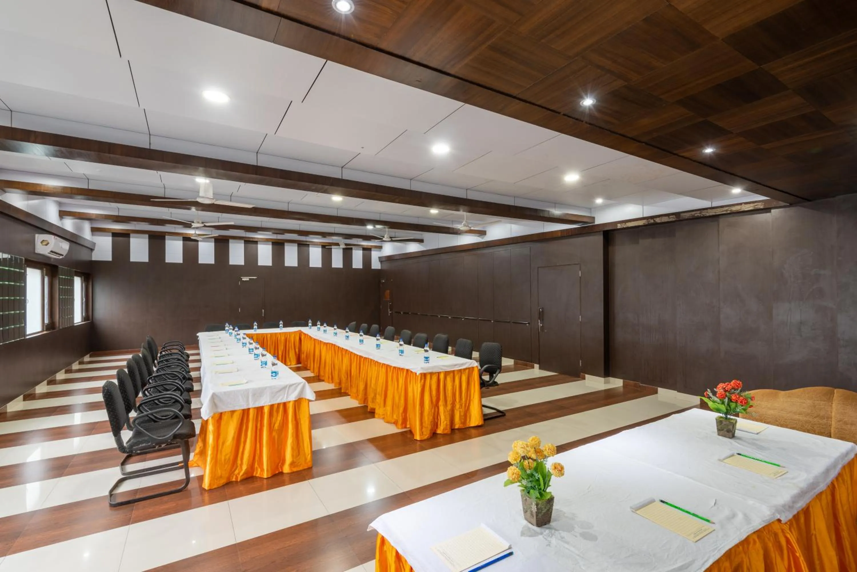 Living room in Meghavan Resort By DLS Hotels