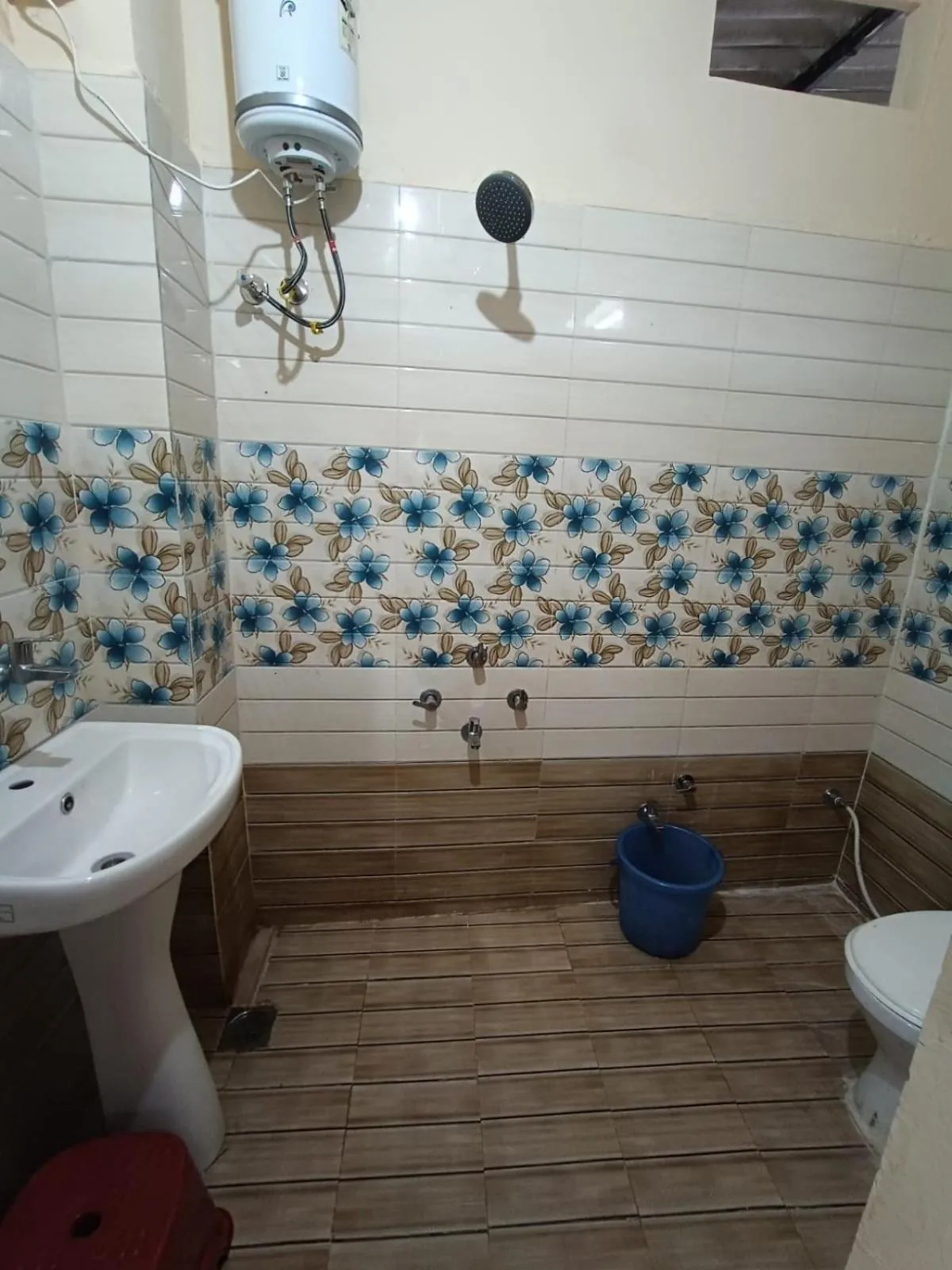 Bathroom in Nain Guest House