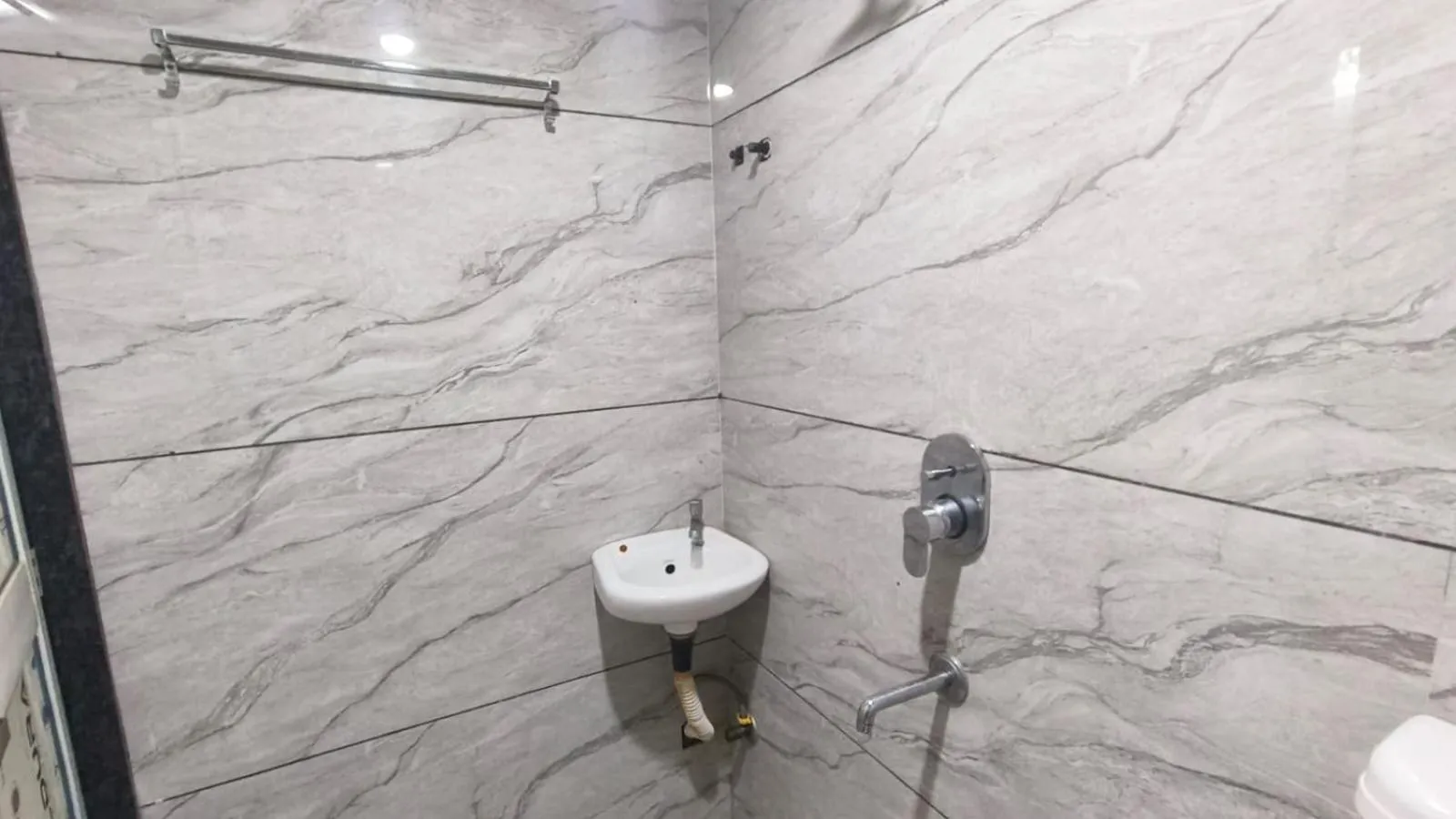 Shower in Nain Guest House