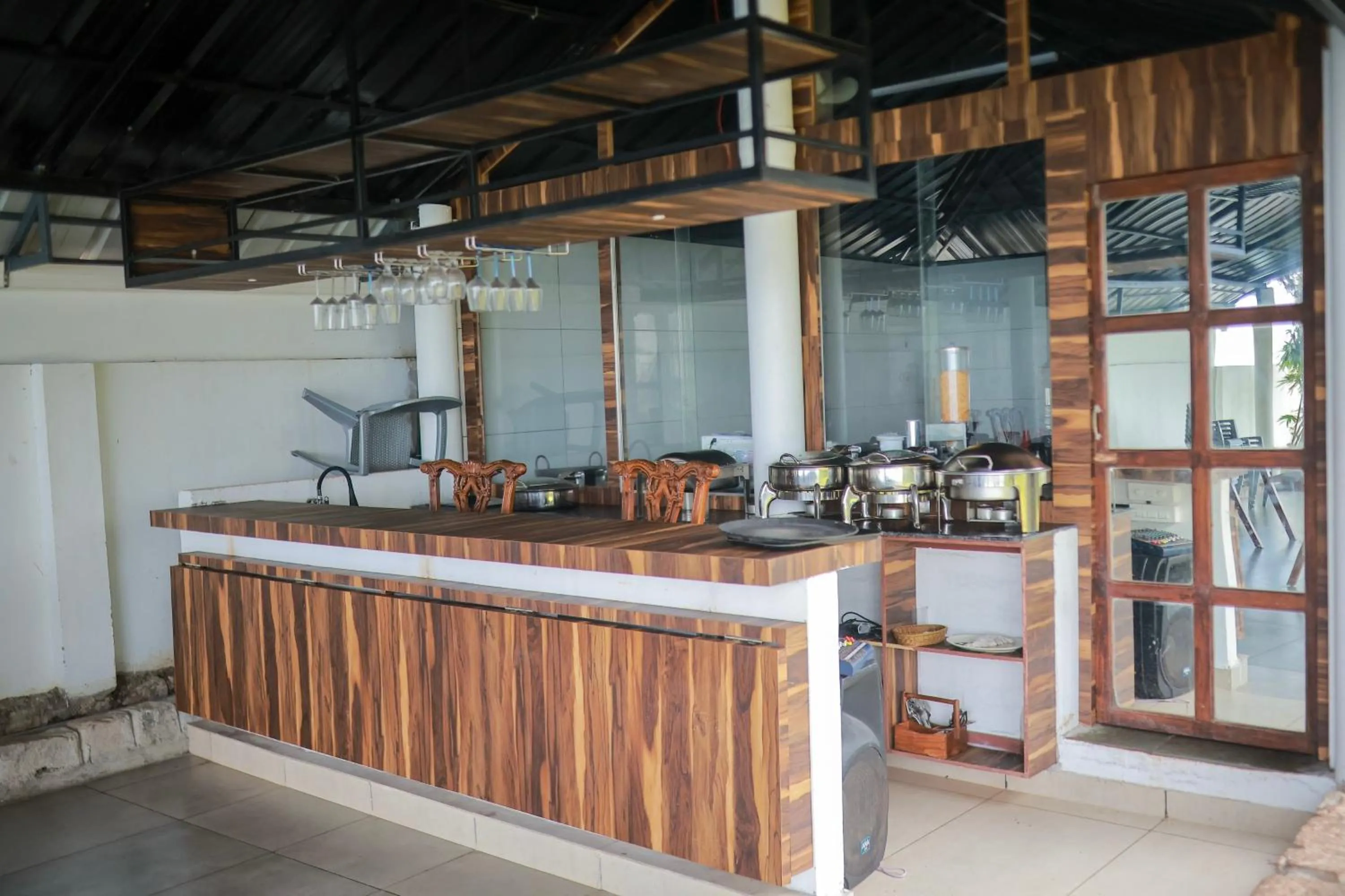 Food and drinks in Villa Sasha By Elixir Cliff