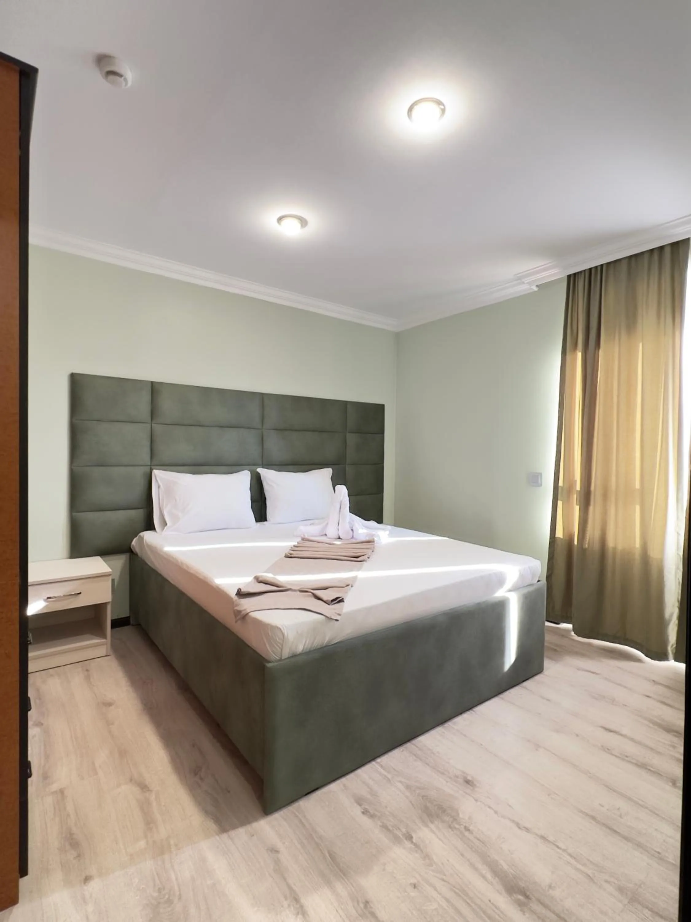 Photo of the whole room, Bed in RoseMary Inn