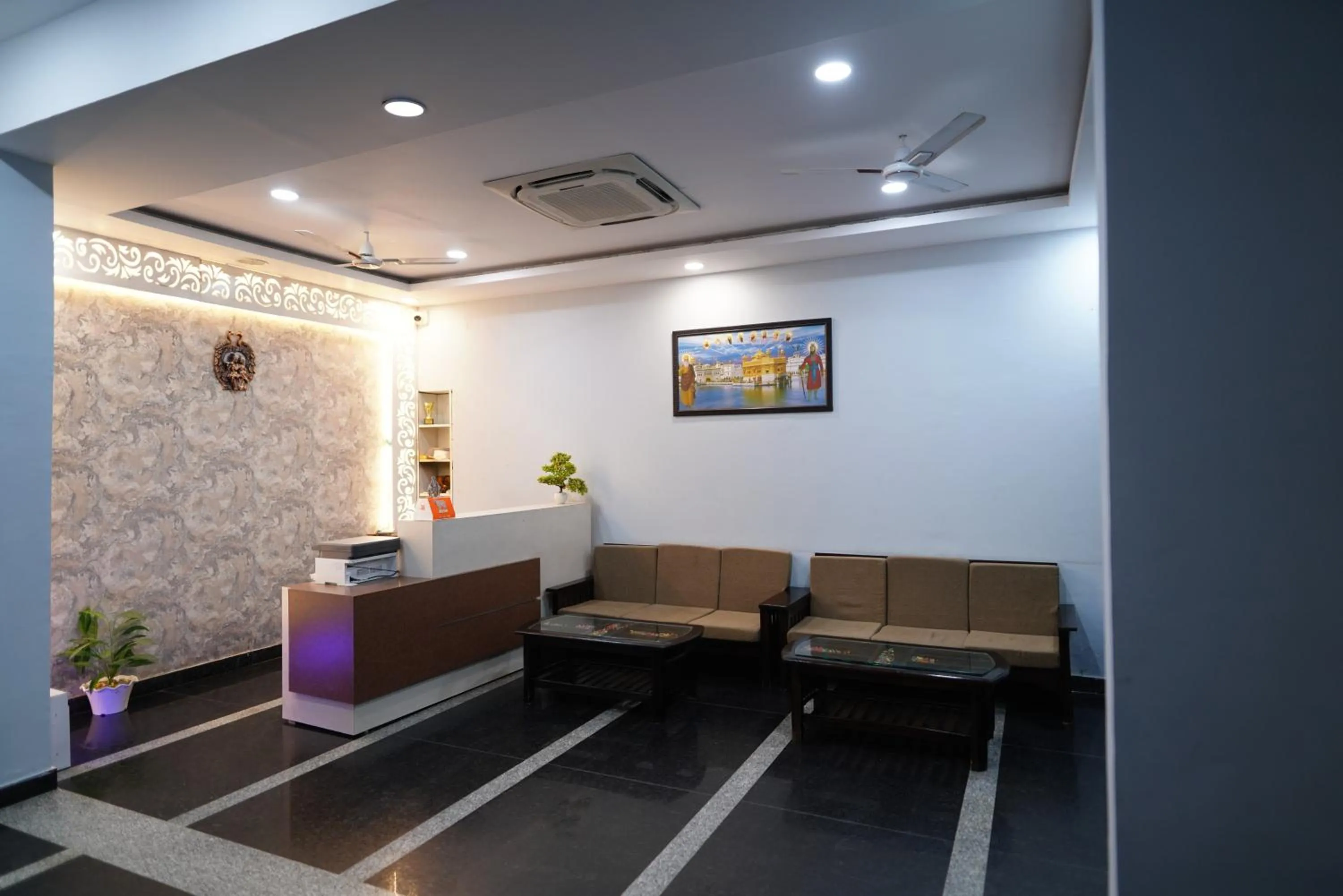 Lobby or reception in Golden Hut, Derabassi