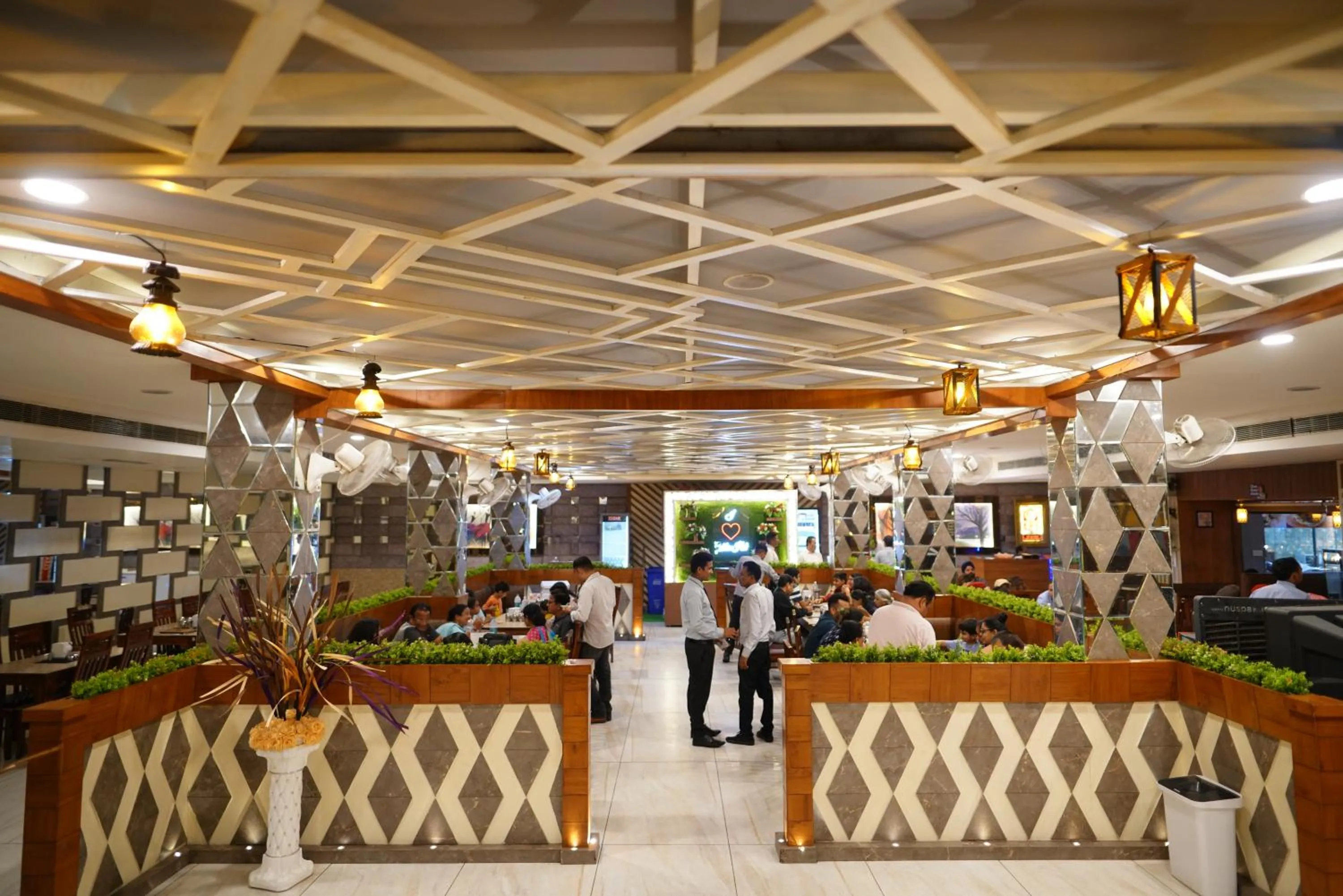 Restaurant/places to eat in Golden Hut, Derabassi