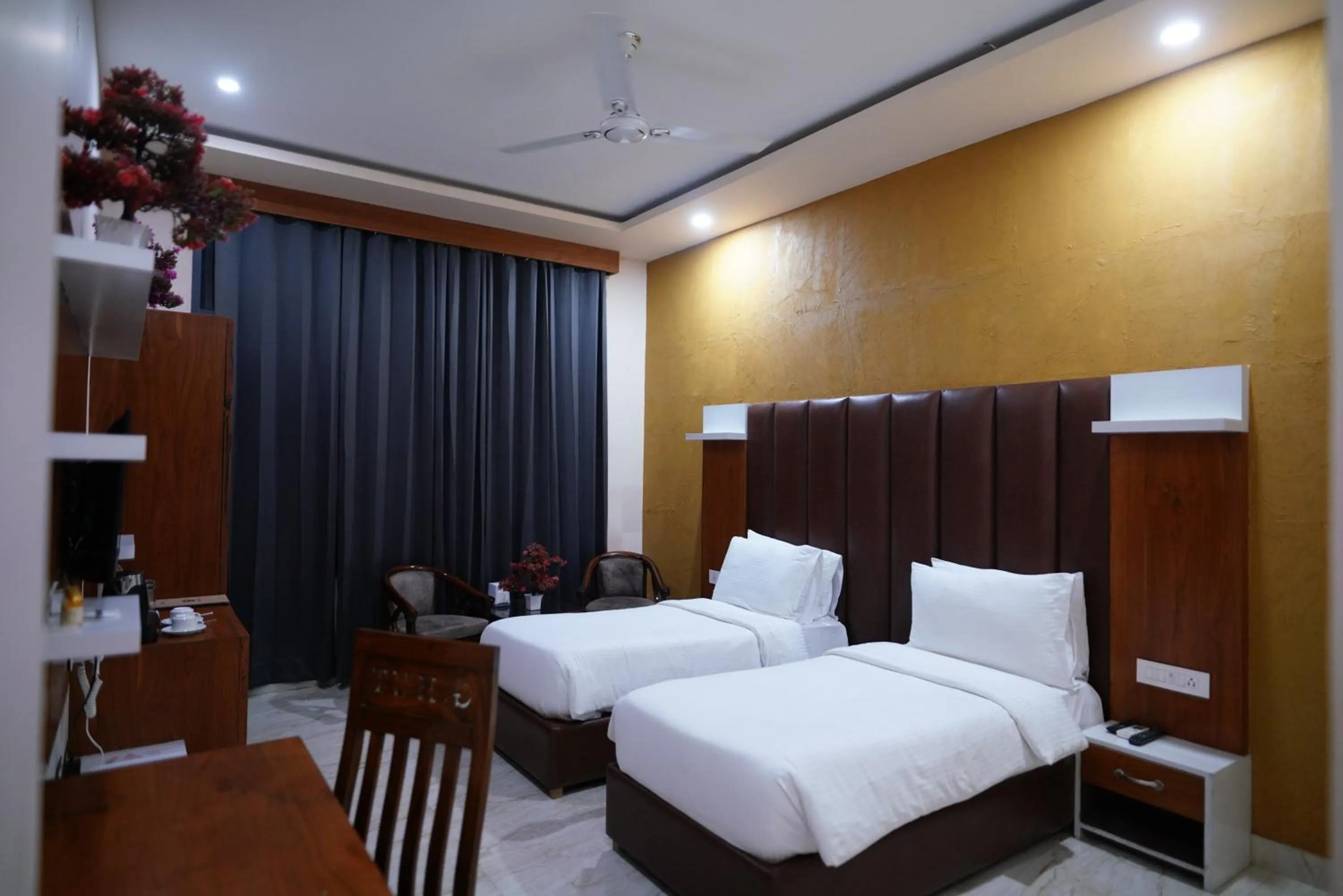 Property building in Golden Hut, Derabassi