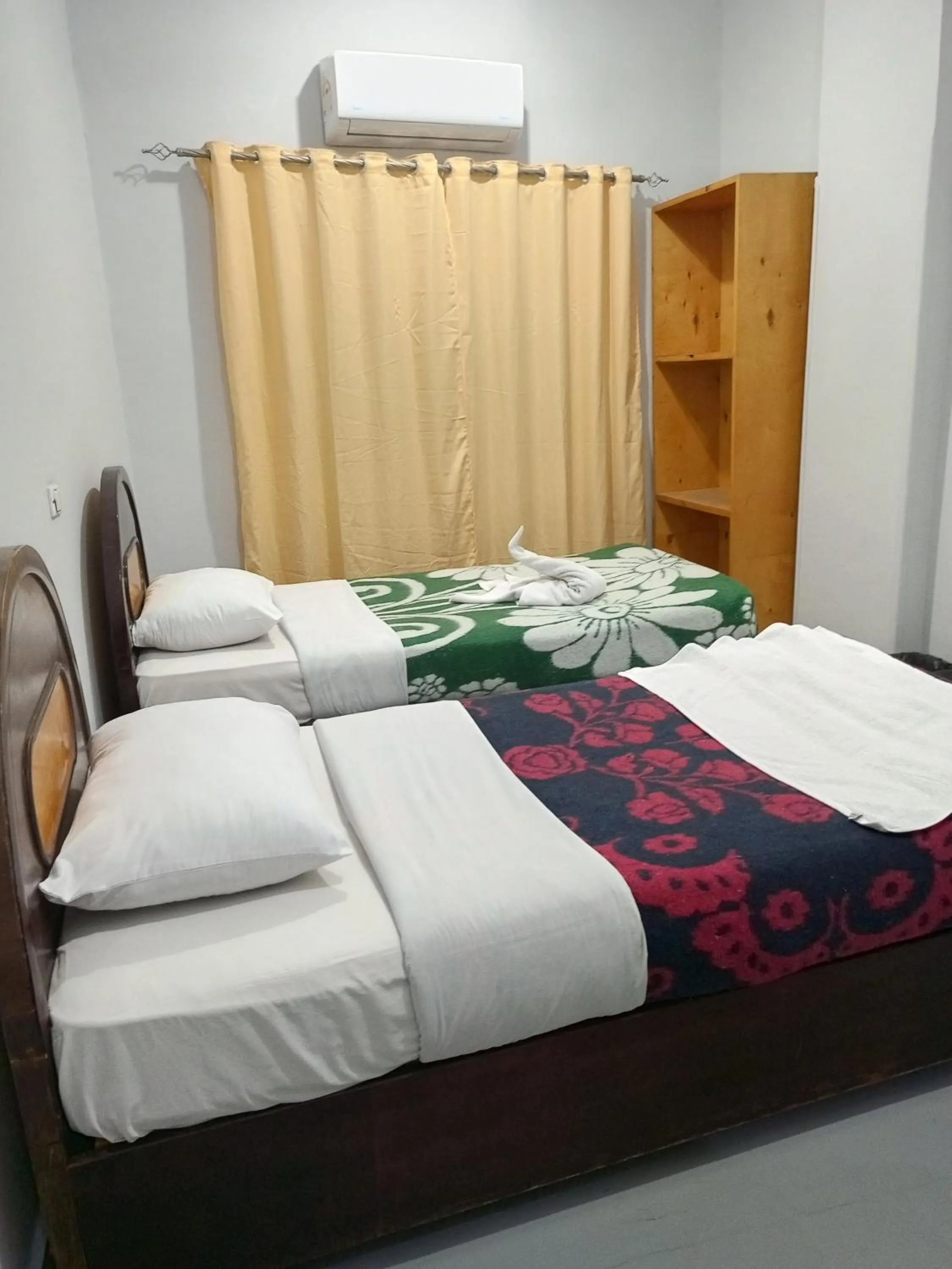 Bedroom, Bed in Bob Marley Peace hotel luxor